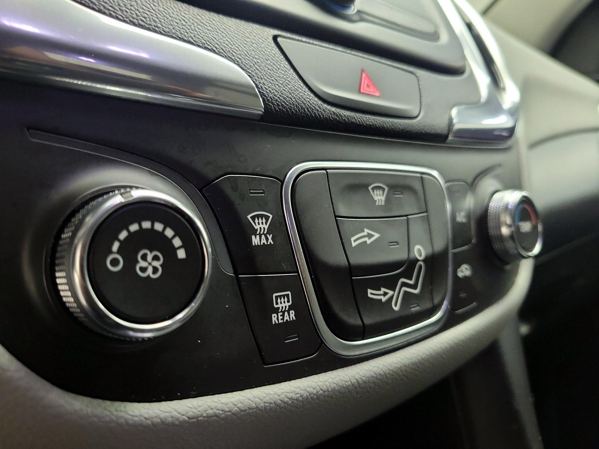 Thumbnail: 2019 Chevrolet Equinox - 16