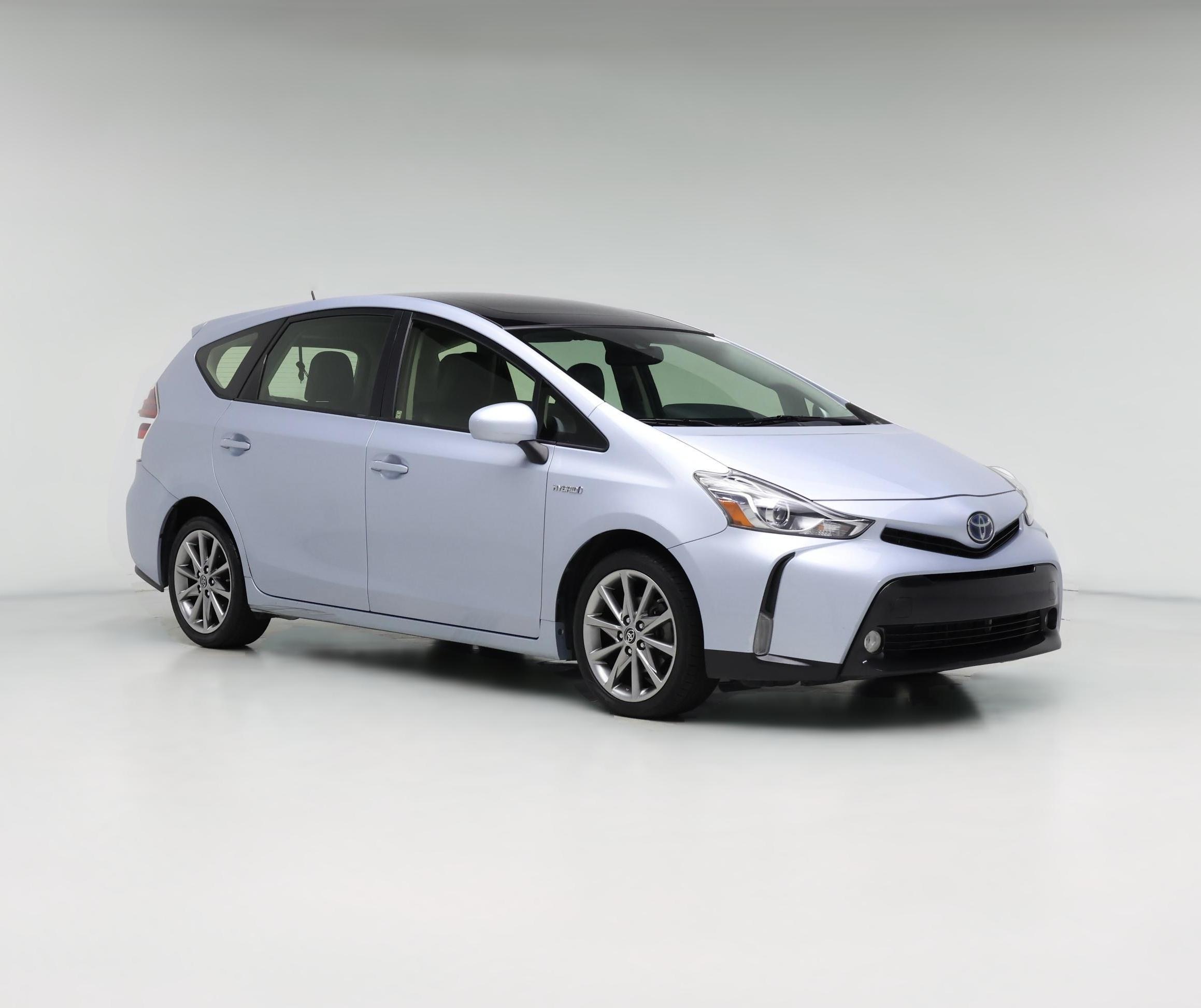 Thumbnail: 2015 Toyota Prius v - 1