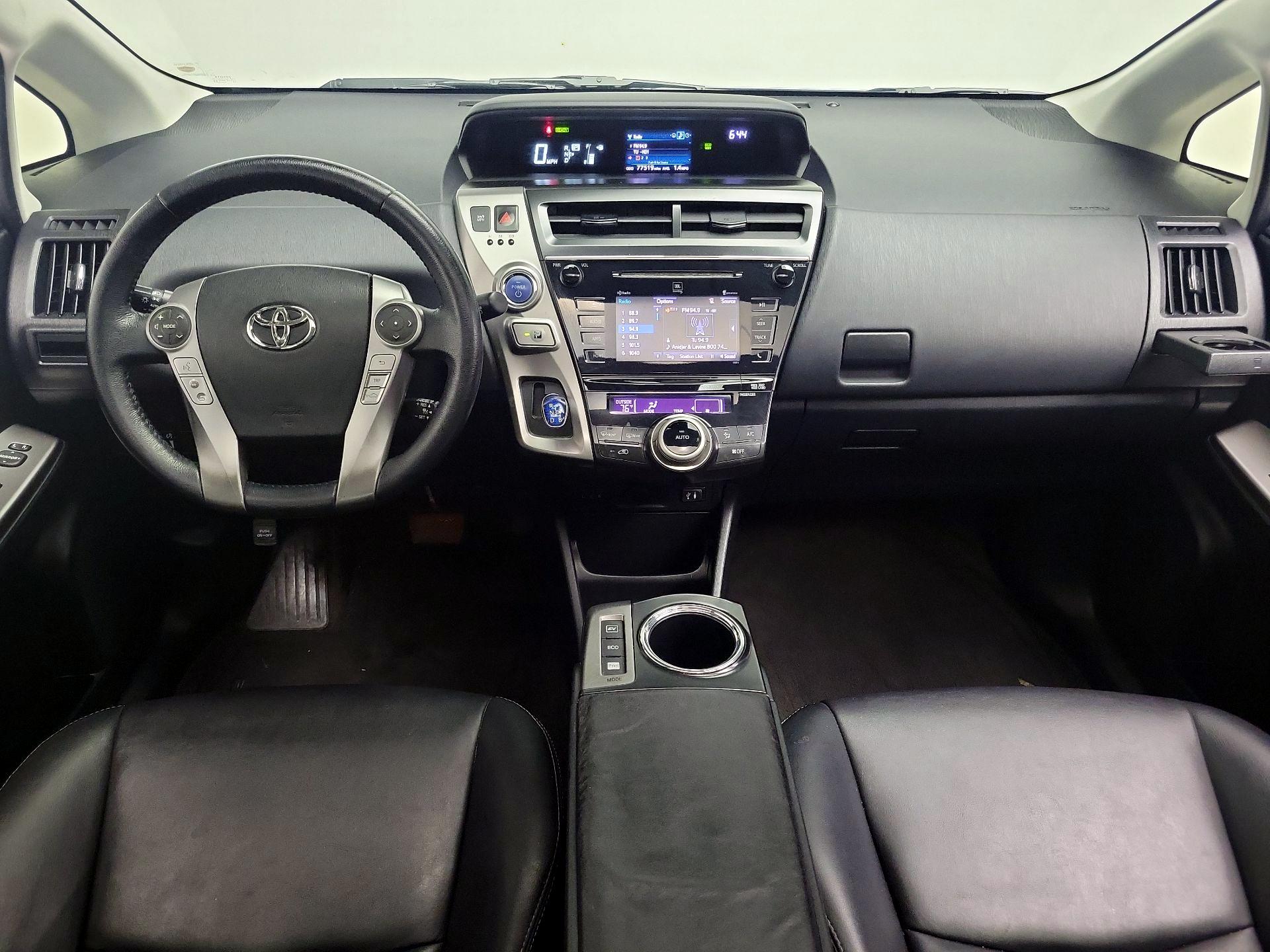 Thumbnail: 2015 Toyota Prius v - 9