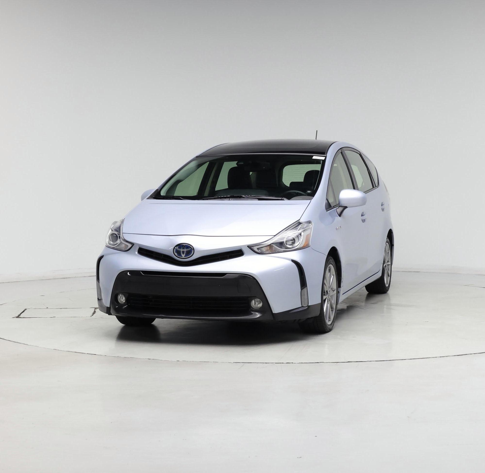 Thumbnail: 2015 Toyota Prius v - 4