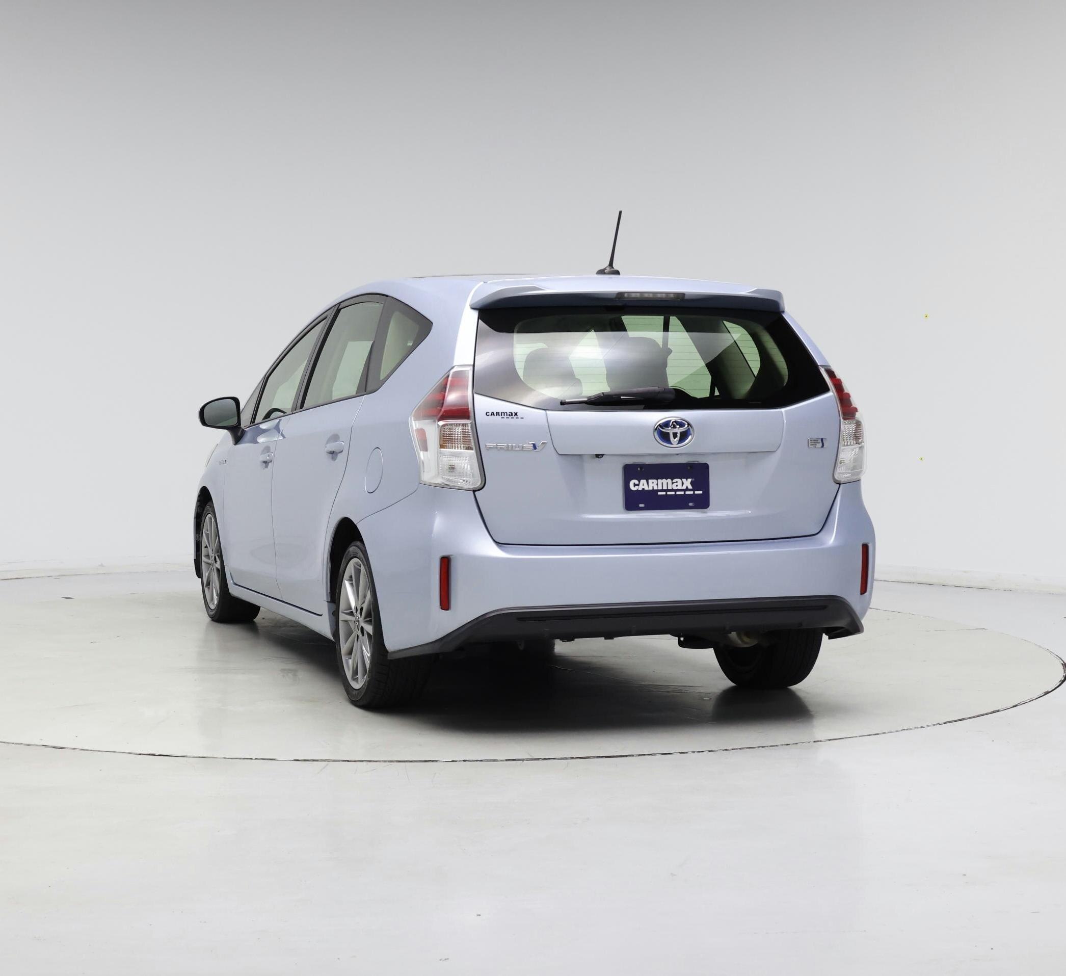 Thumbnail: 2015 Toyota Prius v - 6
