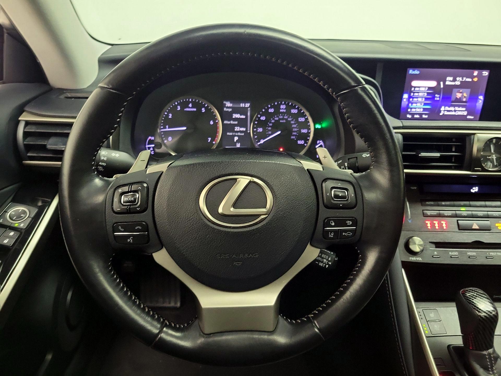 Thumbnail: 2018 Lexus IS - 10