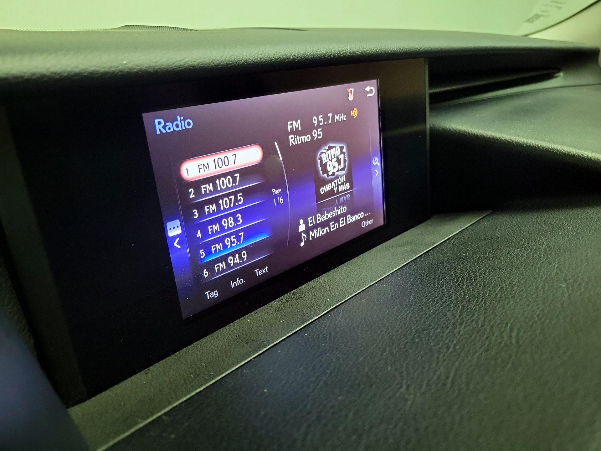 Thumbnail: 2018 Lexus IS - 15