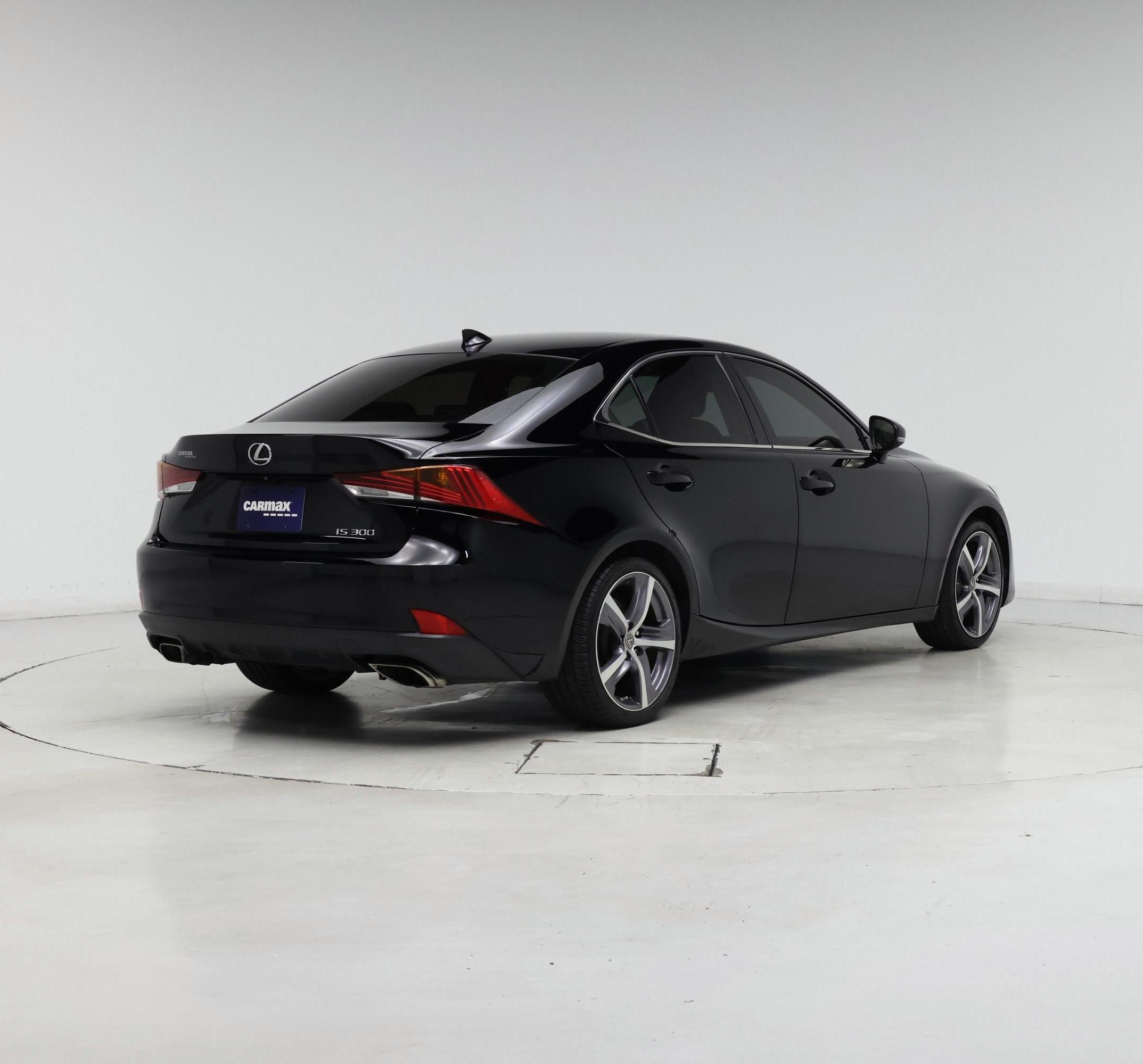 Thumbnail: 2018 Lexus IS - 8