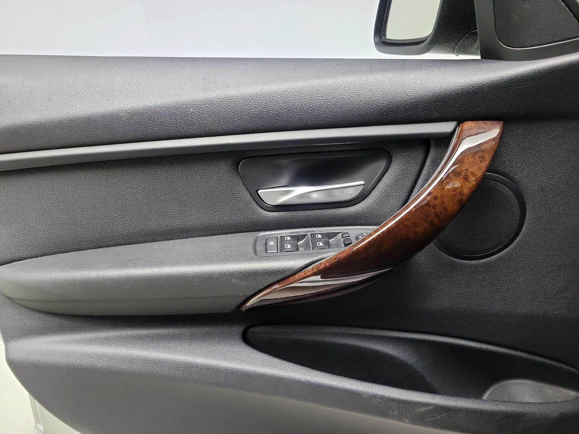 Thumbnail: 2014 BMW 3 Series - 12