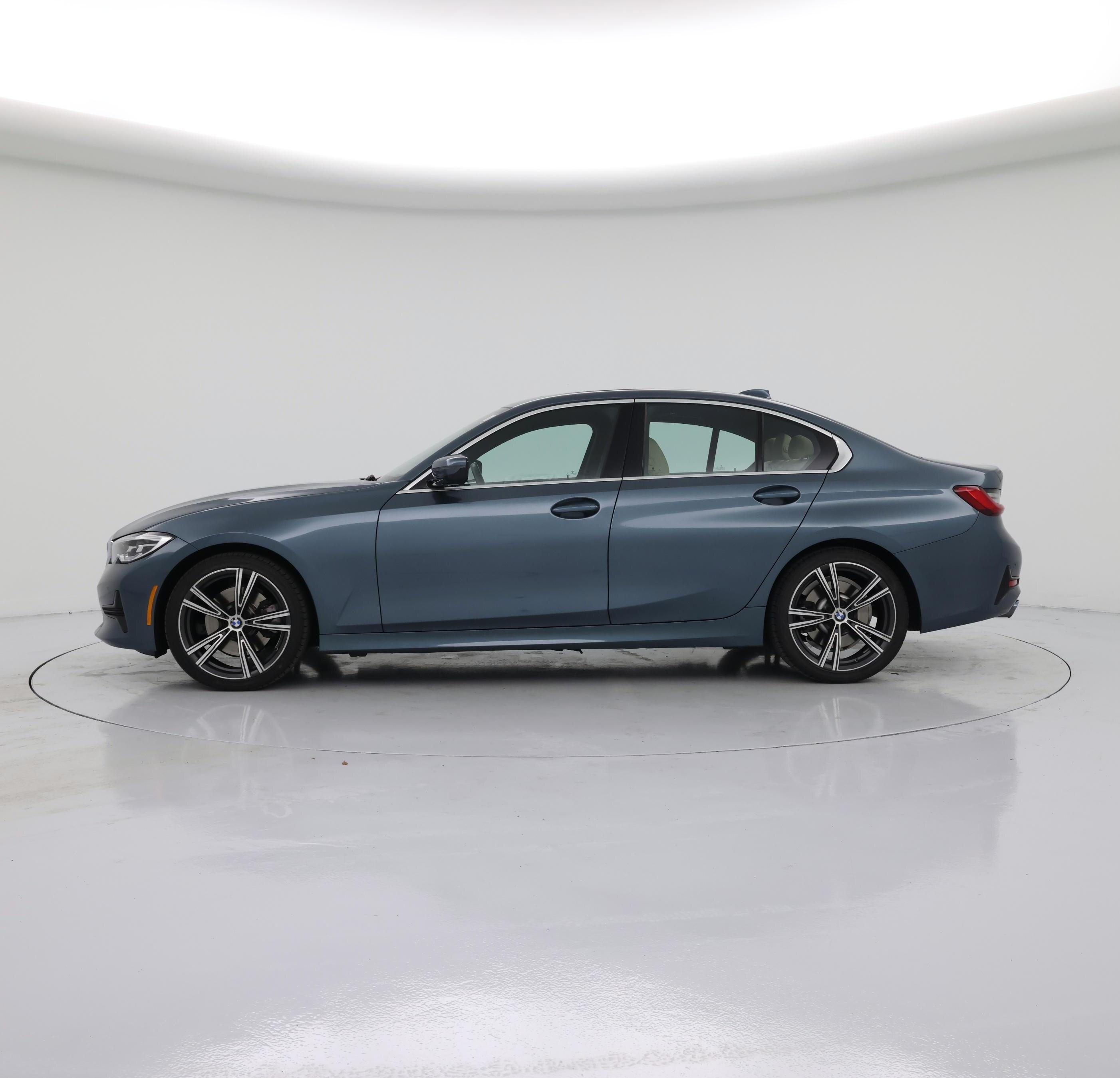 Thumbnail: 2021 BMW 3 Series - 3