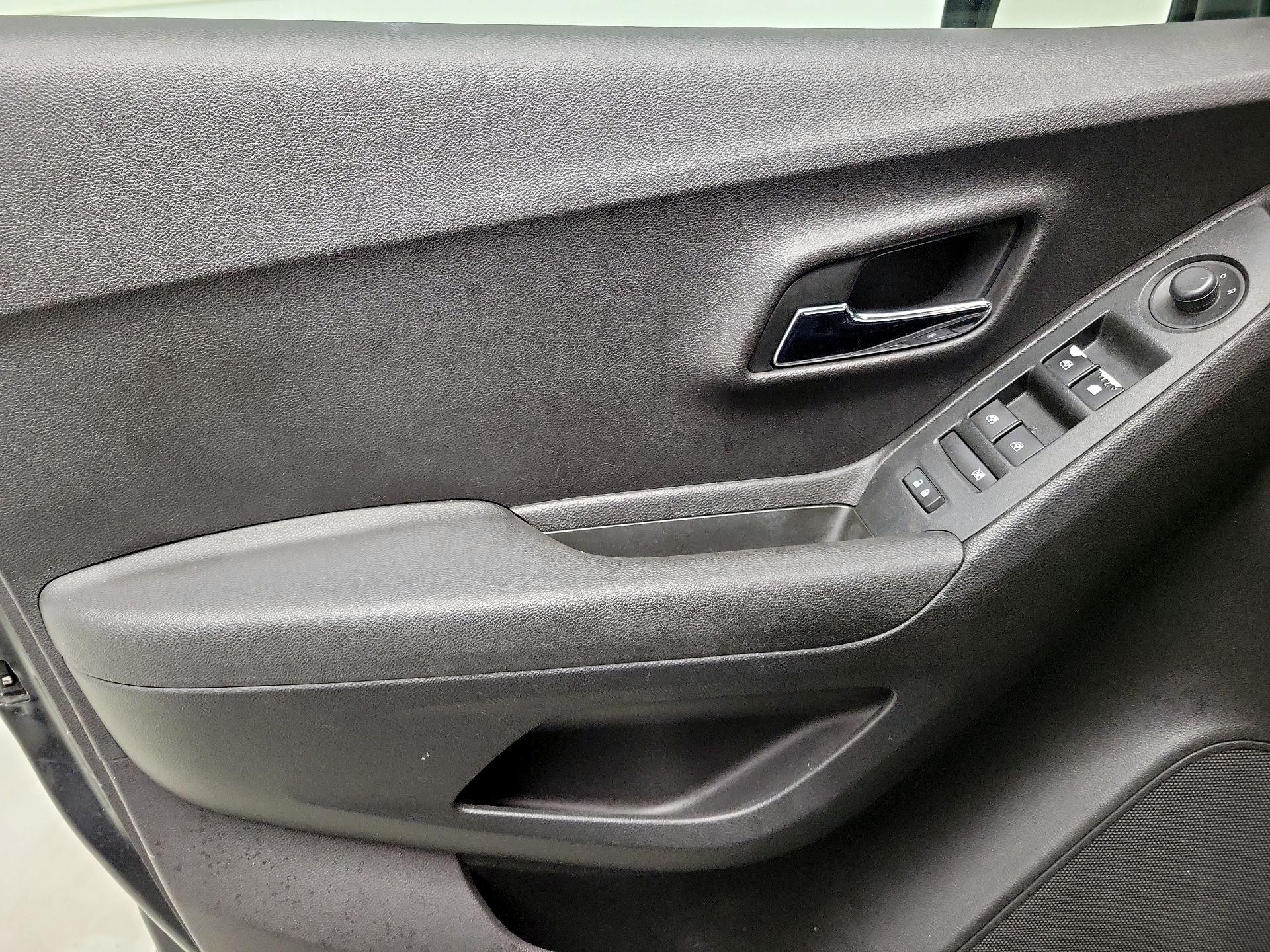 Thumbnail: 2019 Chevrolet Trax - 12