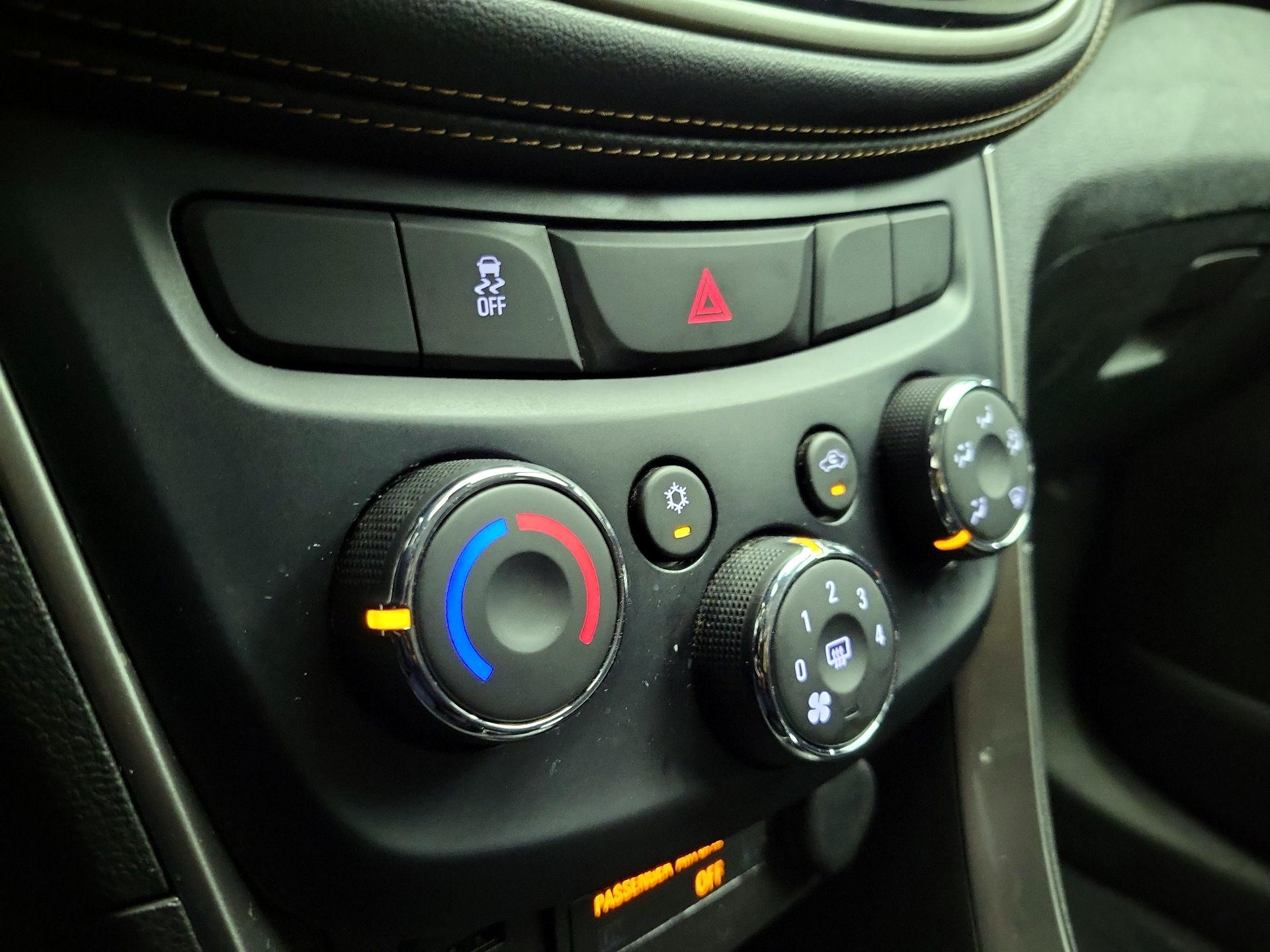 Thumbnail: 2019 Chevrolet Trax - 16