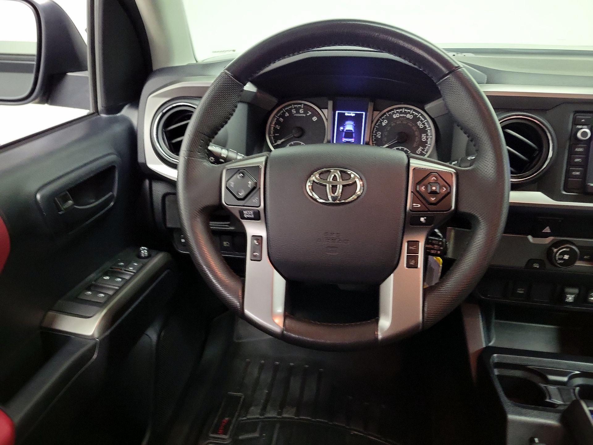 Thumbnail: 2019 Toyota Tacoma - 10