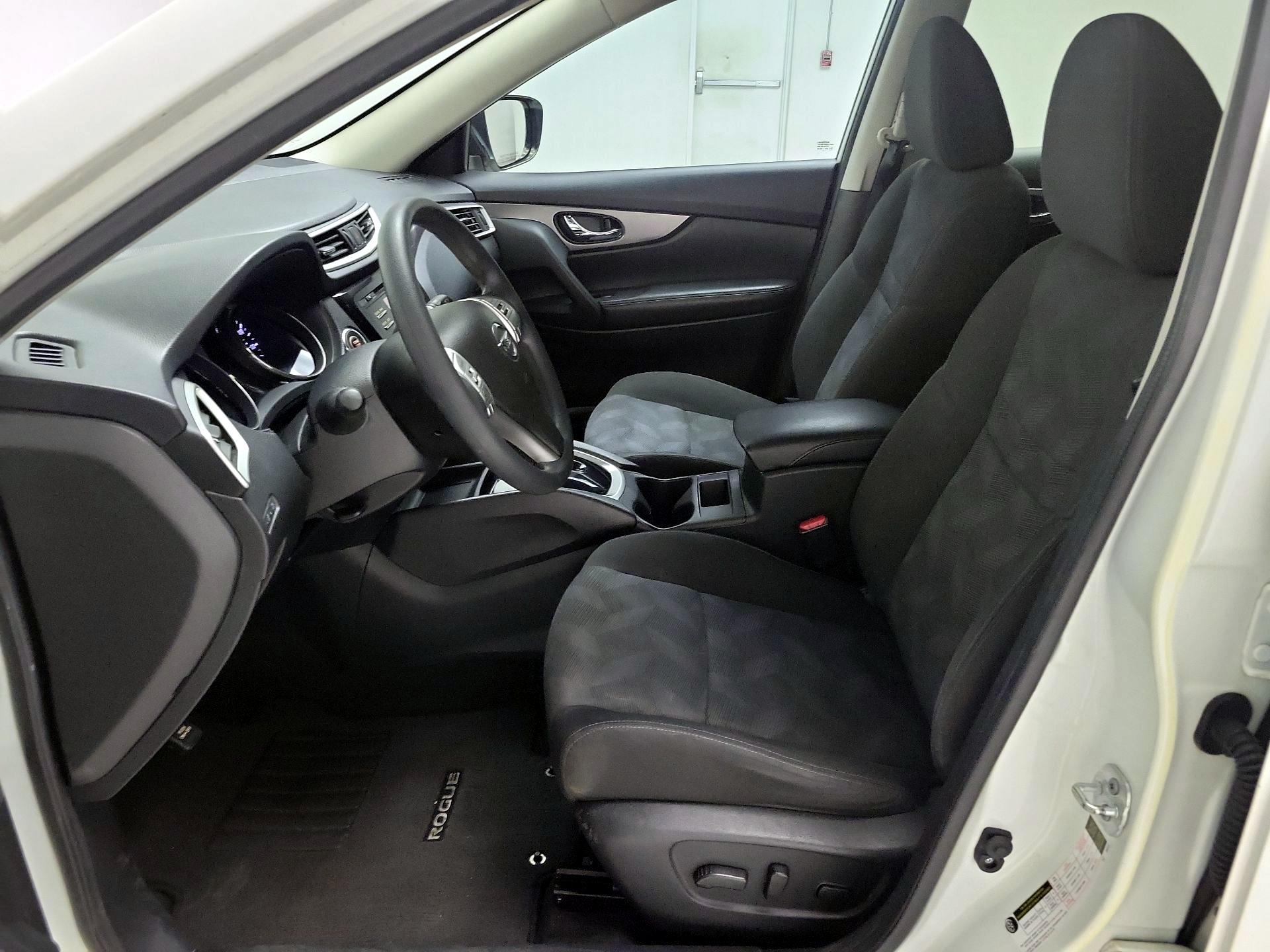 Thumbnail: 2016 Nissan Rogue - 11