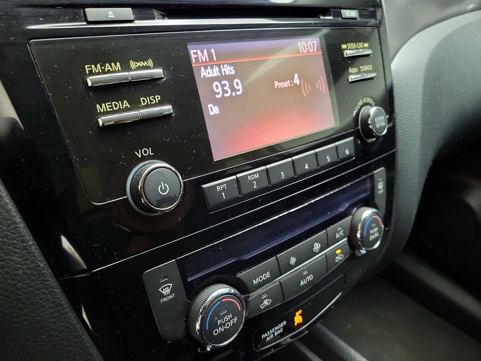 Thumbnail: 2016 Nissan Rogue - 15