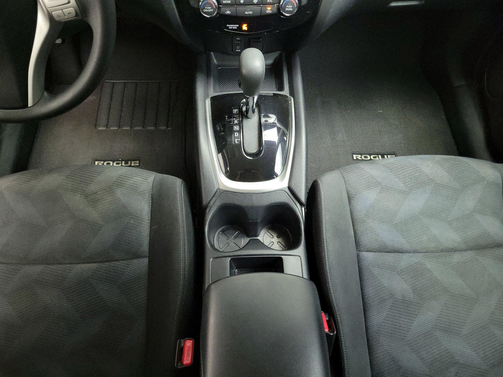 Thumbnail: 2016 Nissan Rogue - 17