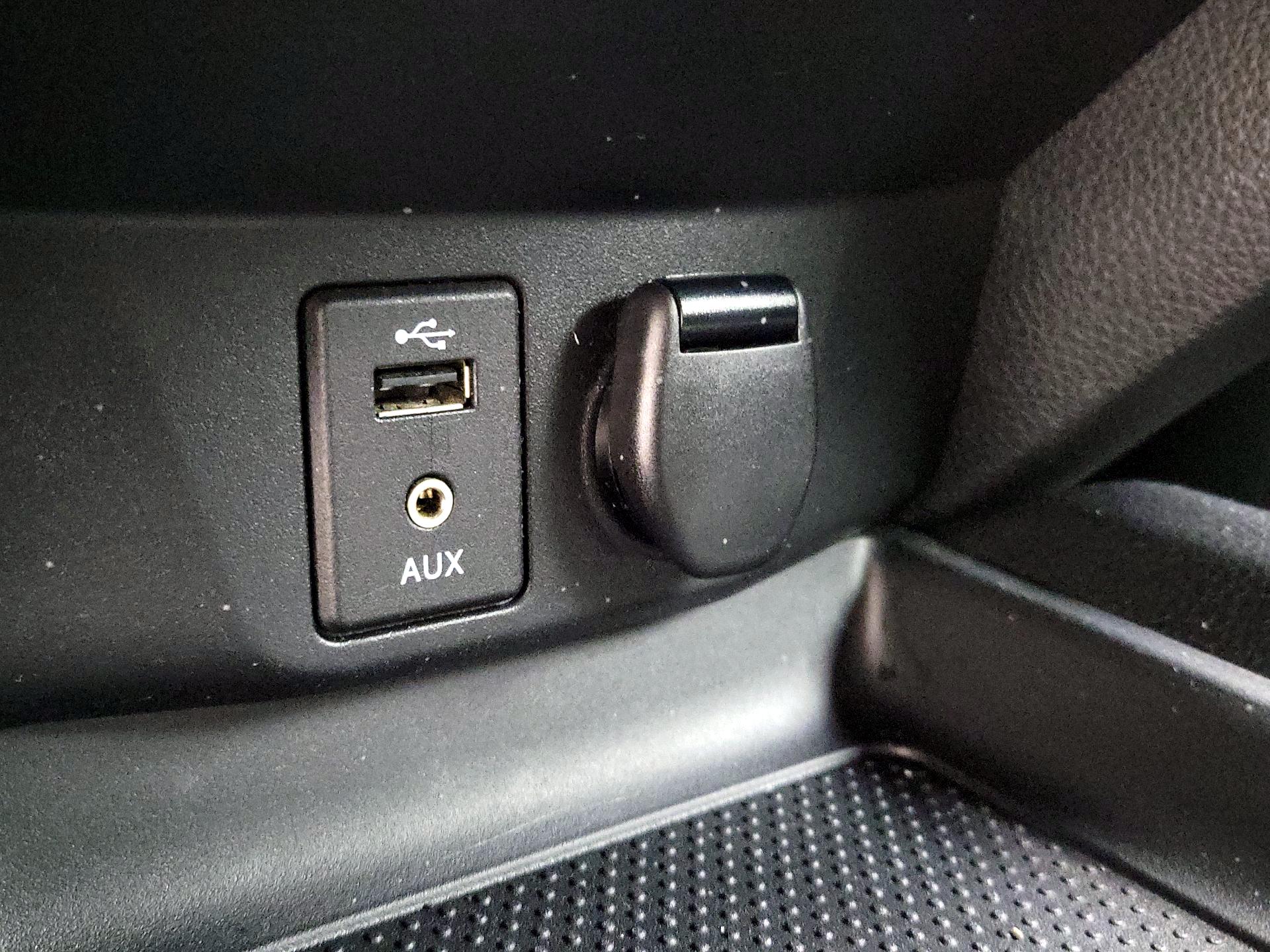 Thumbnail: 2016 Nissan Rogue - 18