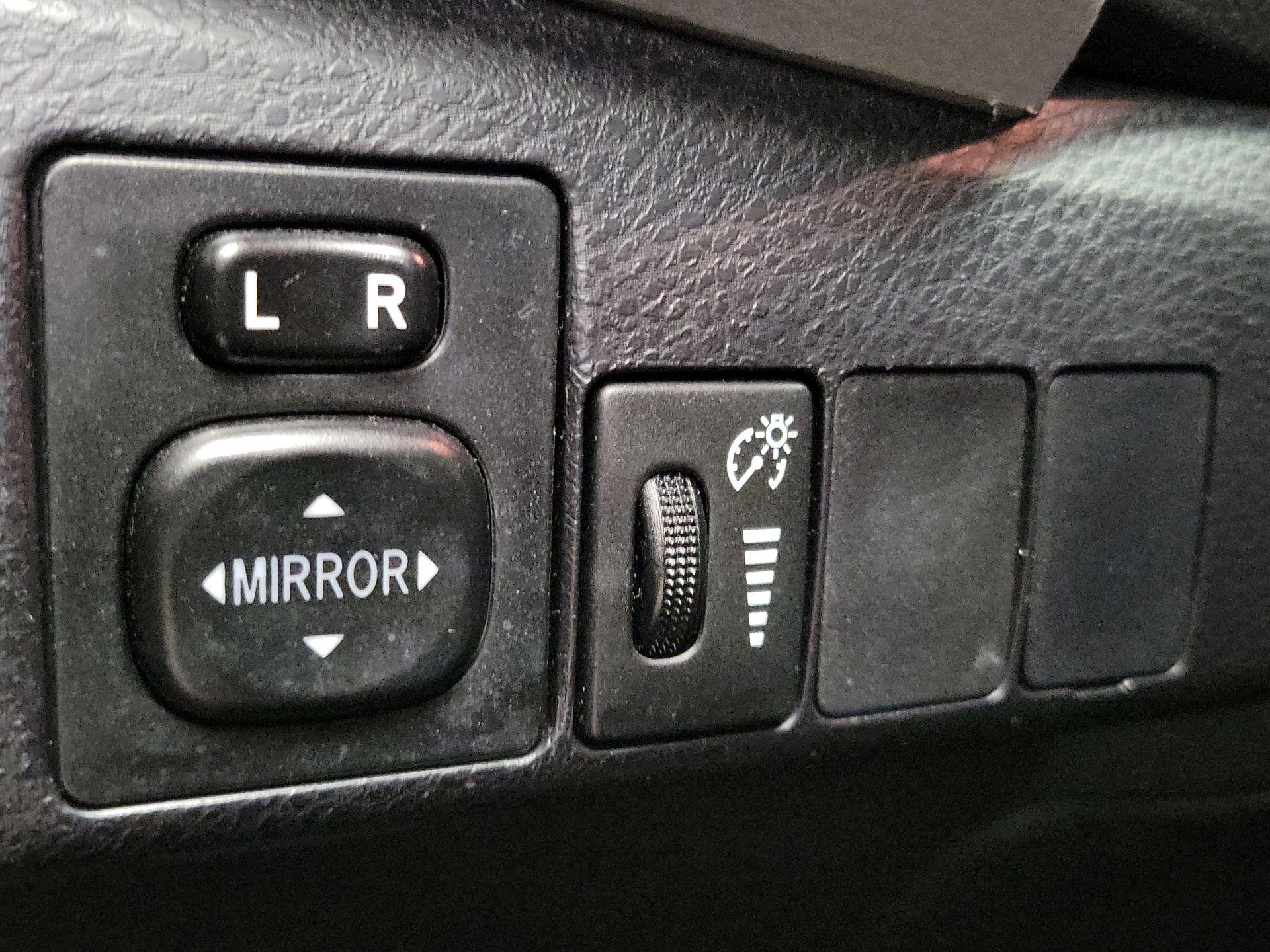 Thumbnail: 2015 Toyota Corolla - 13