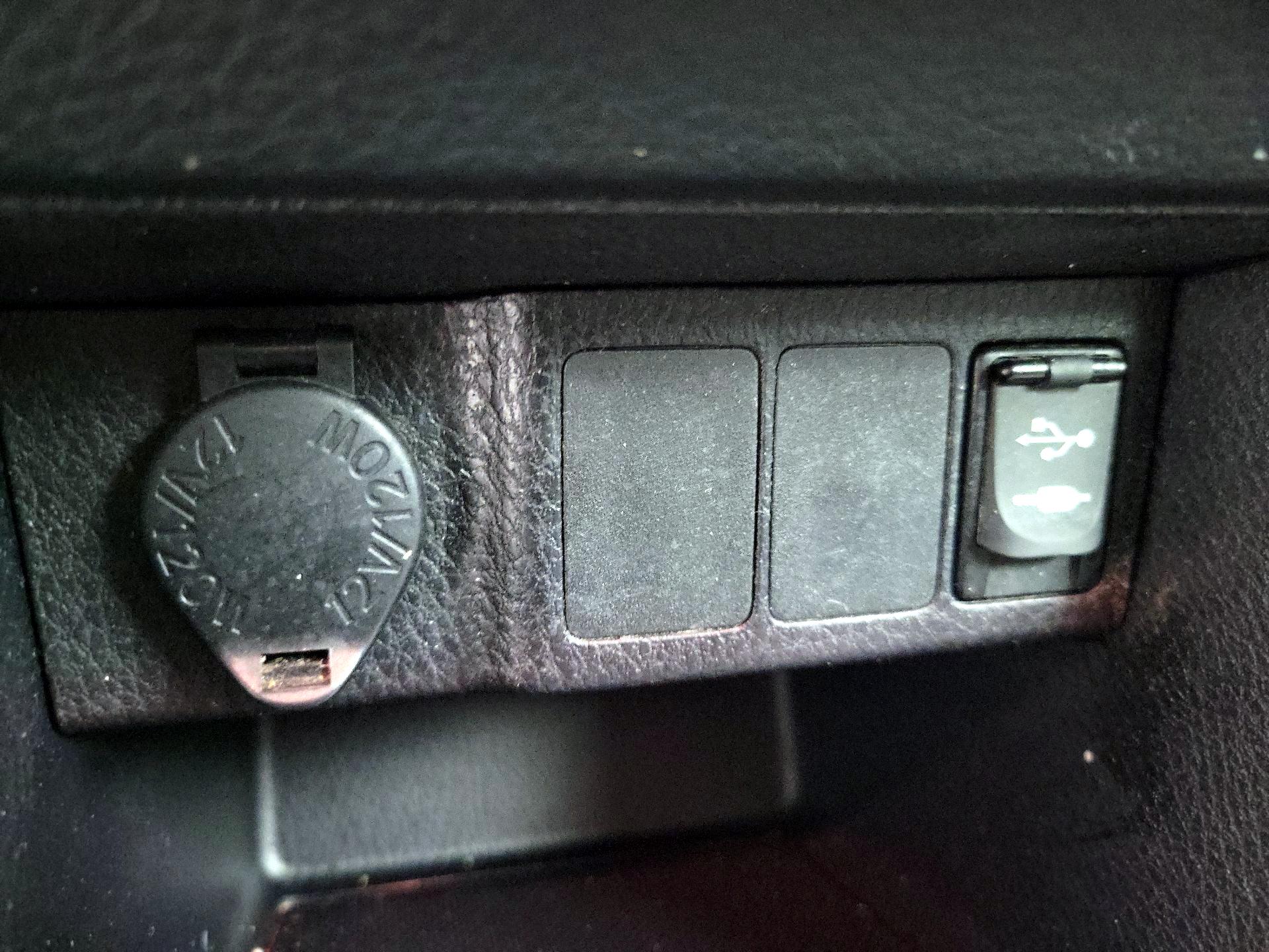 Thumbnail: 2015 Toyota Corolla - 18