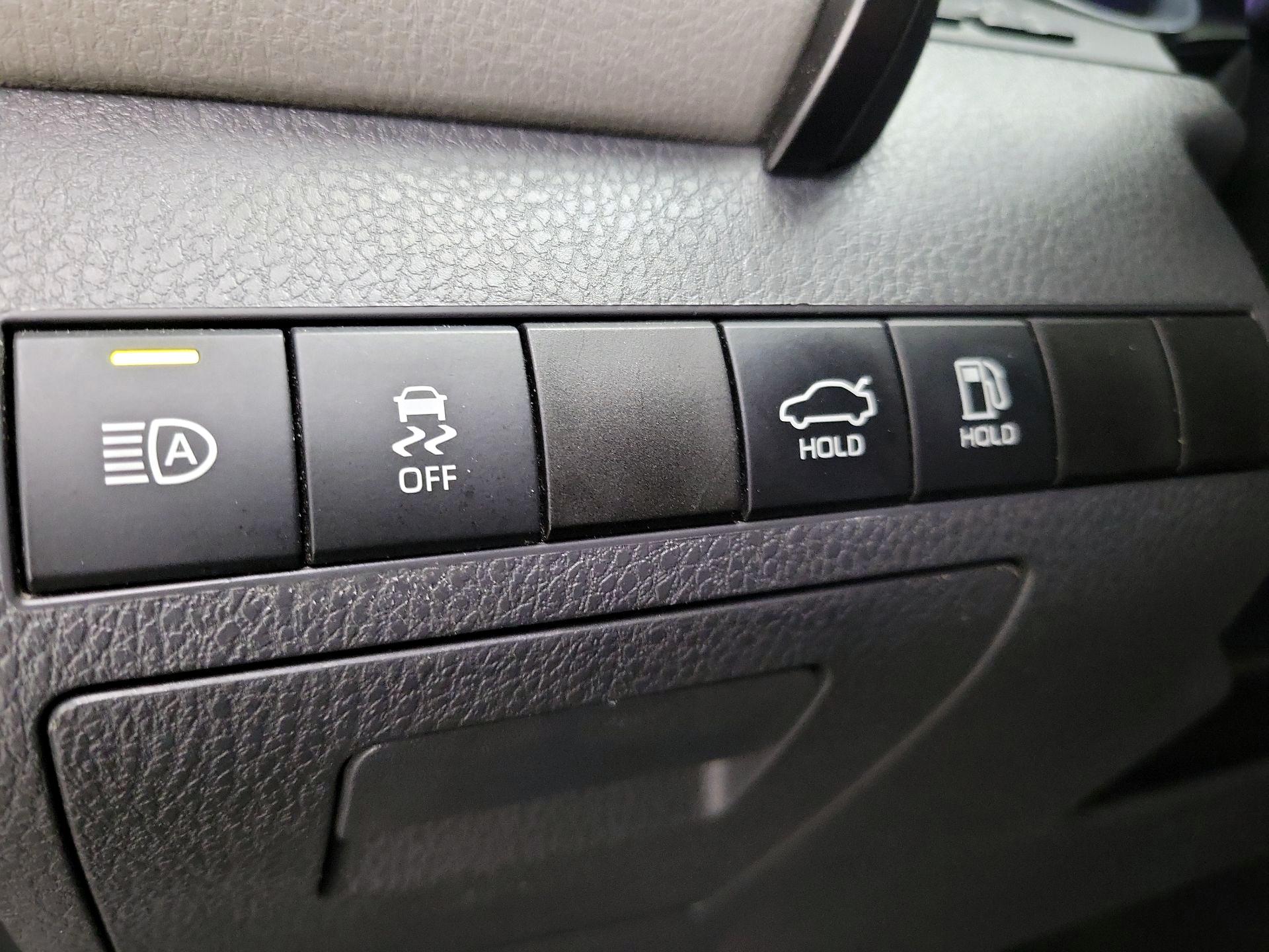 Thumbnail: 2020 Toyota Camry - 13