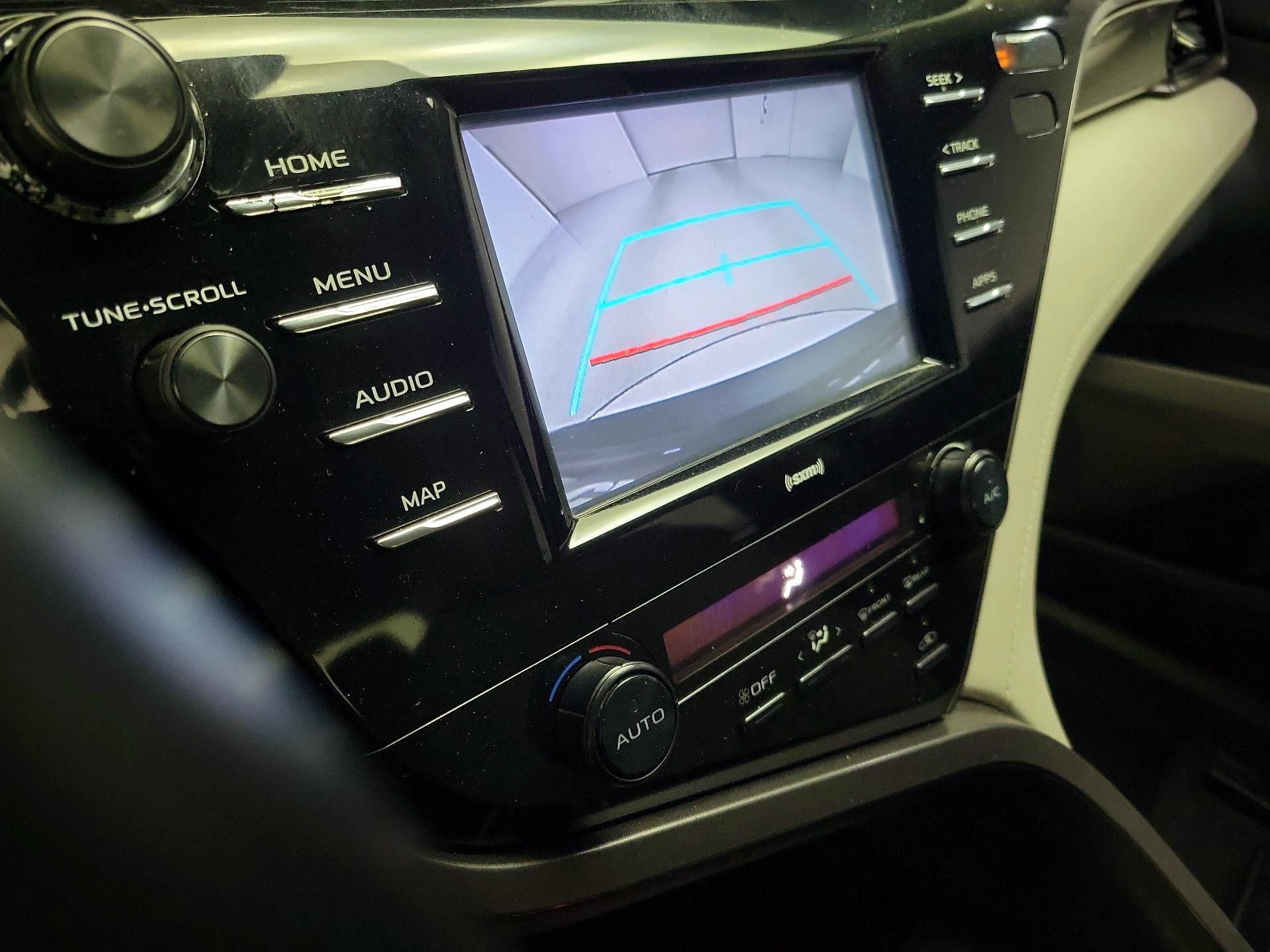 Thumbnail: 2020 Toyota Camry - 14