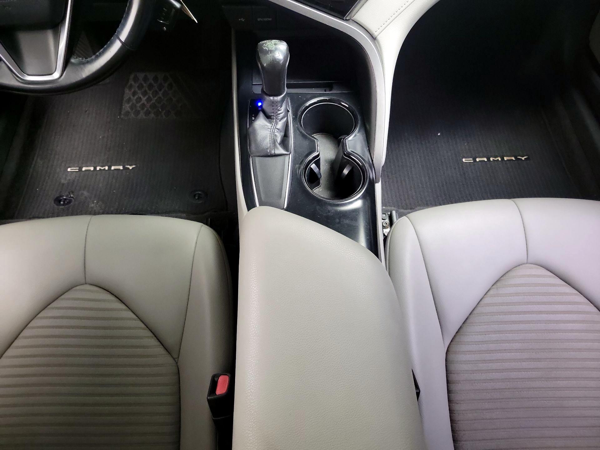 Thumbnail: 2020 Toyota Camry - 17