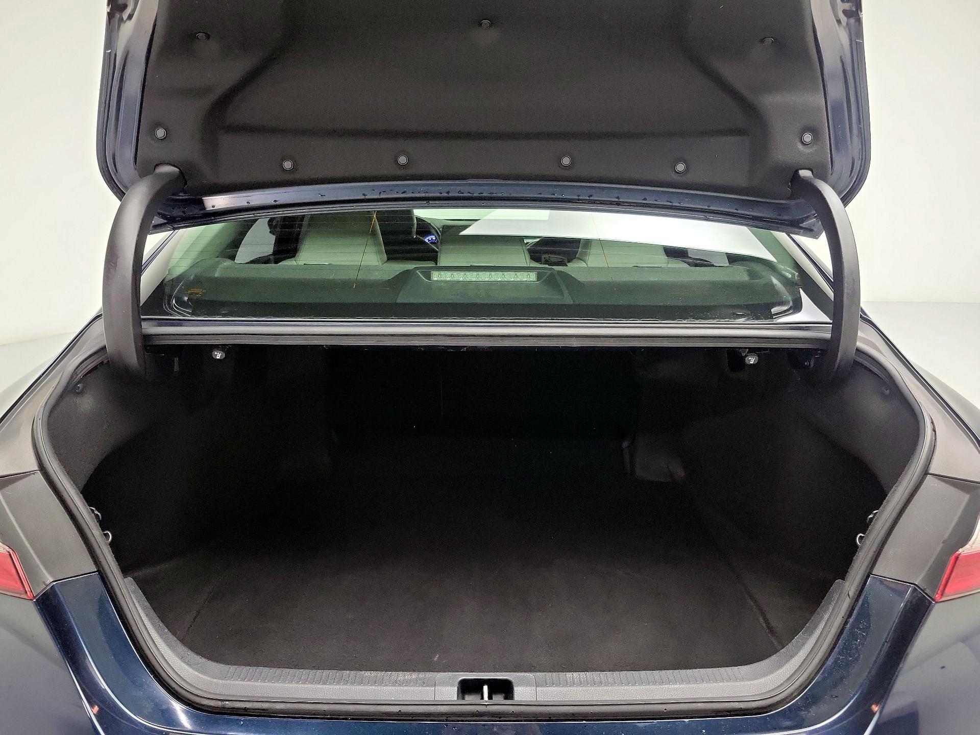 Thumbnail: 2020 Toyota Camry - 20