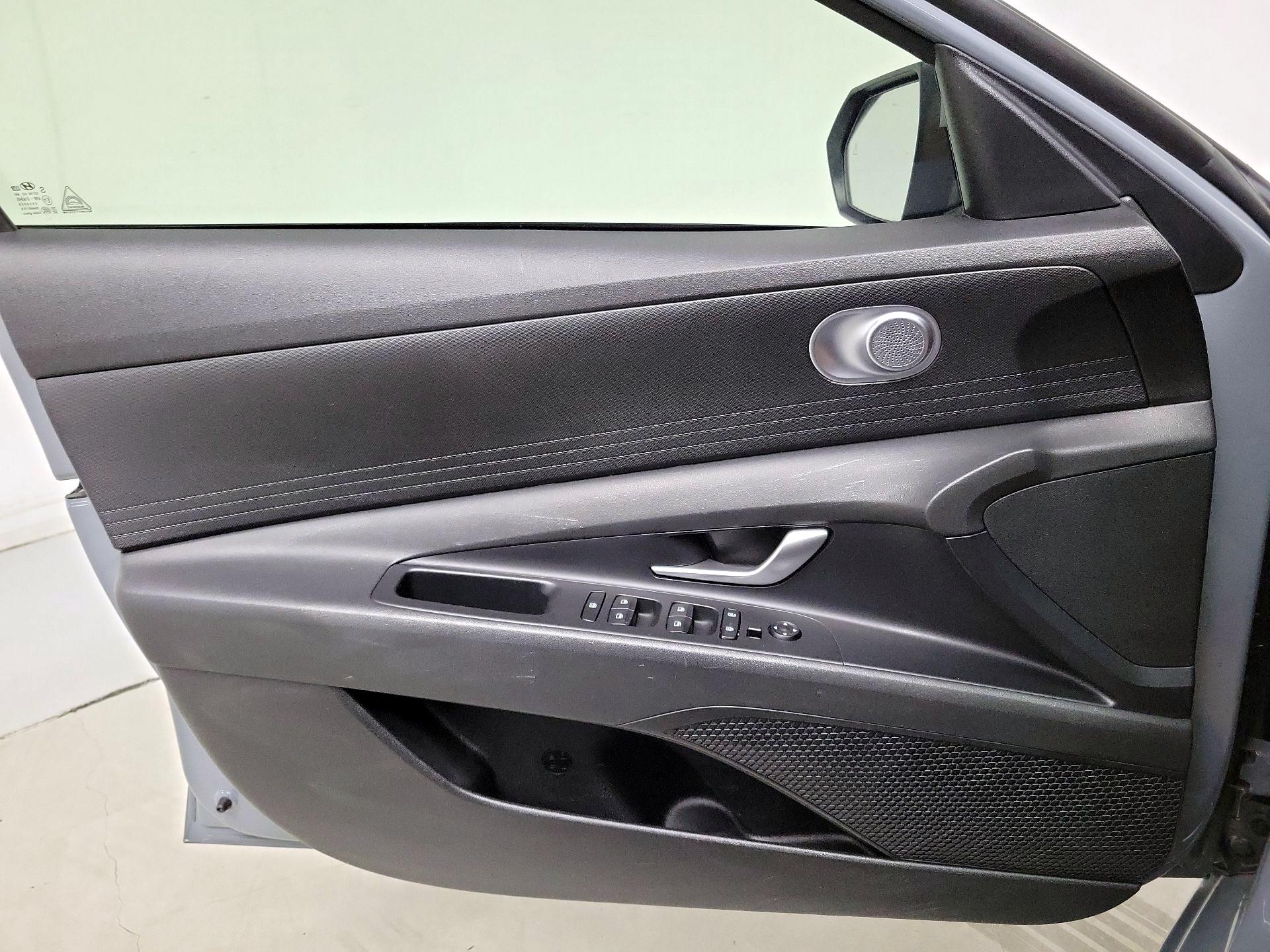 Thumbnail: 2023 Hyundai Elantra - 12