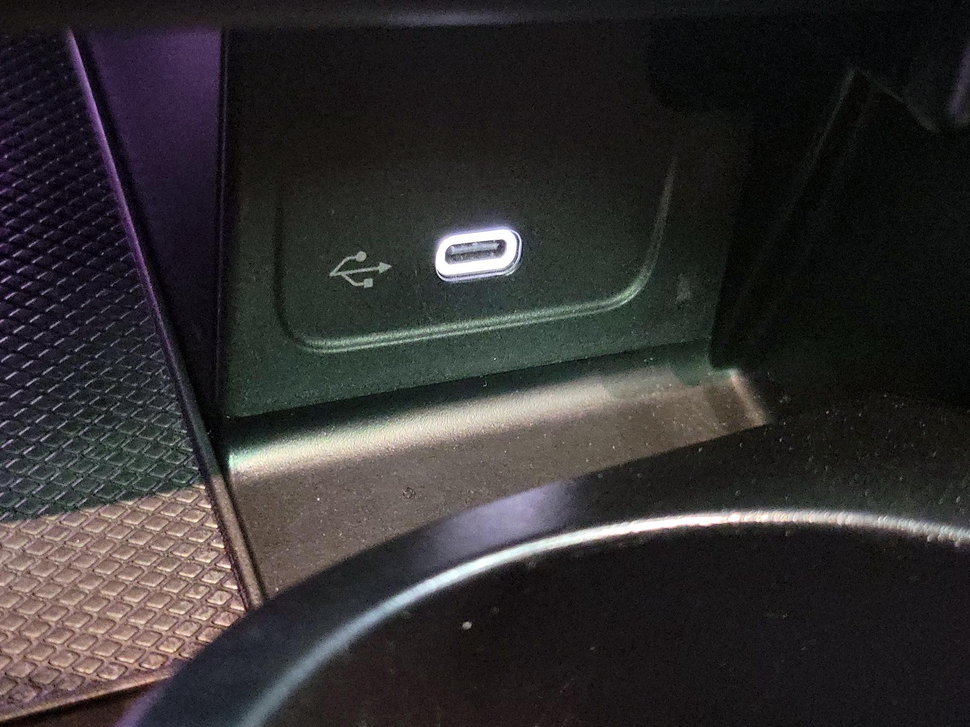 Thumbnail: 2023 Mercedes-Benz C-Class - 18