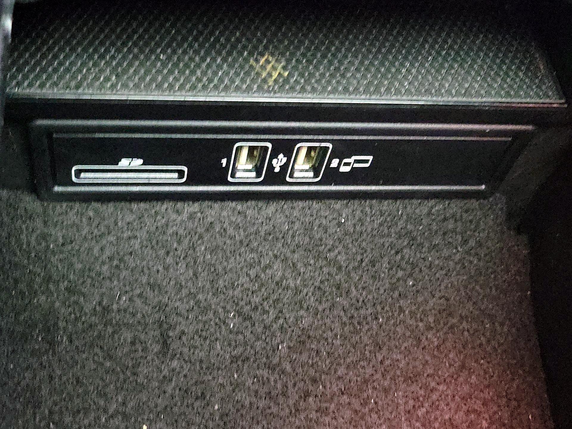 Thumbnail: 2020 Mercedes-Benz C-Class - 18