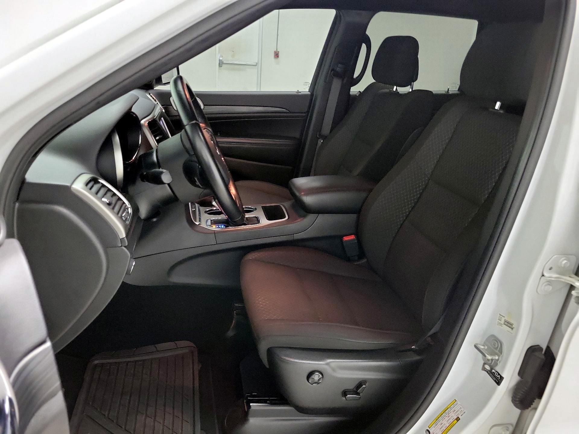 Thumbnail: 2021 Jeep Grand Cherokee - 11