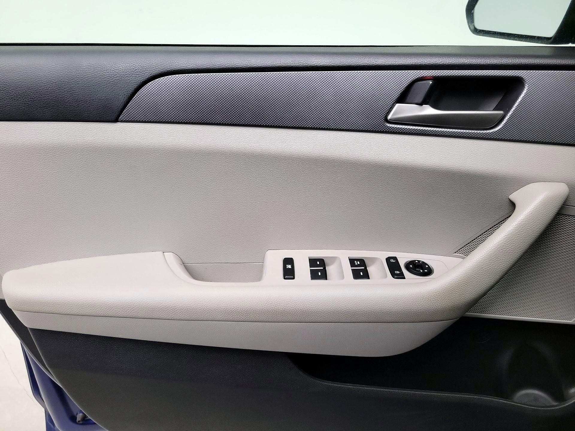 Thumbnail: 2019 Hyundai Sonata - 12