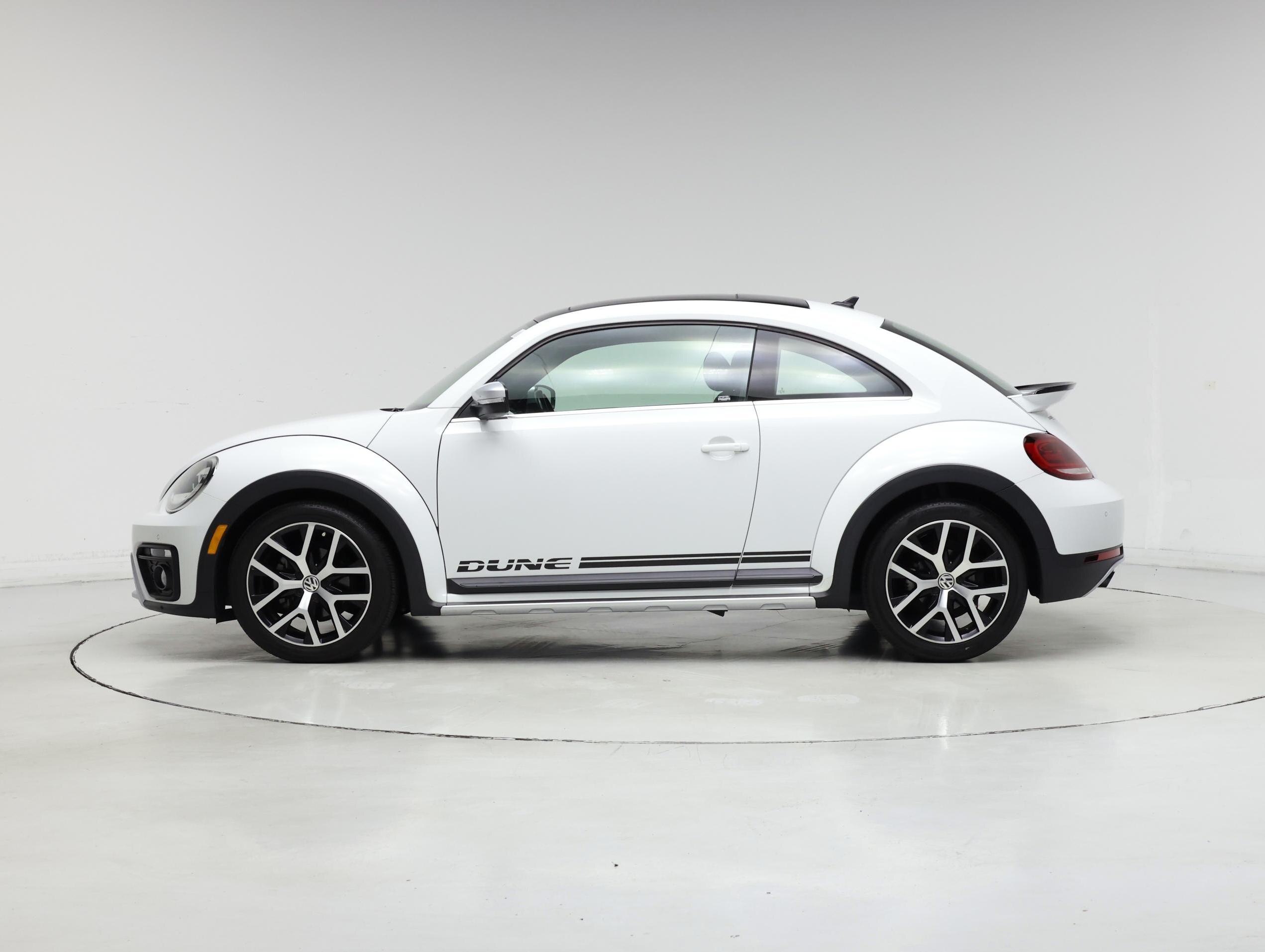 Thumbnail: 2017 Volkswagen Beetle - 3