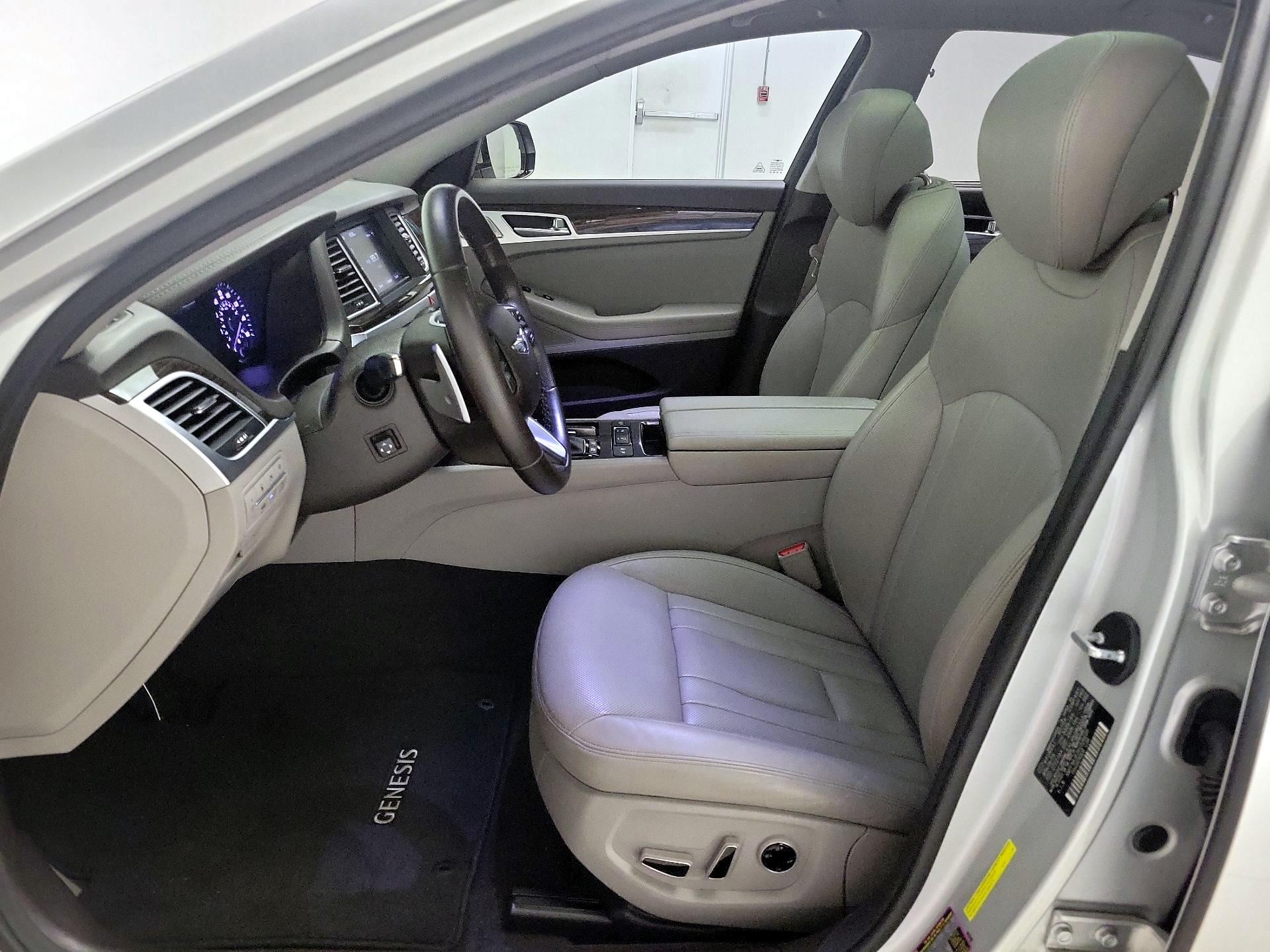 Thumbnail: 2019 Genesis G80 - 11