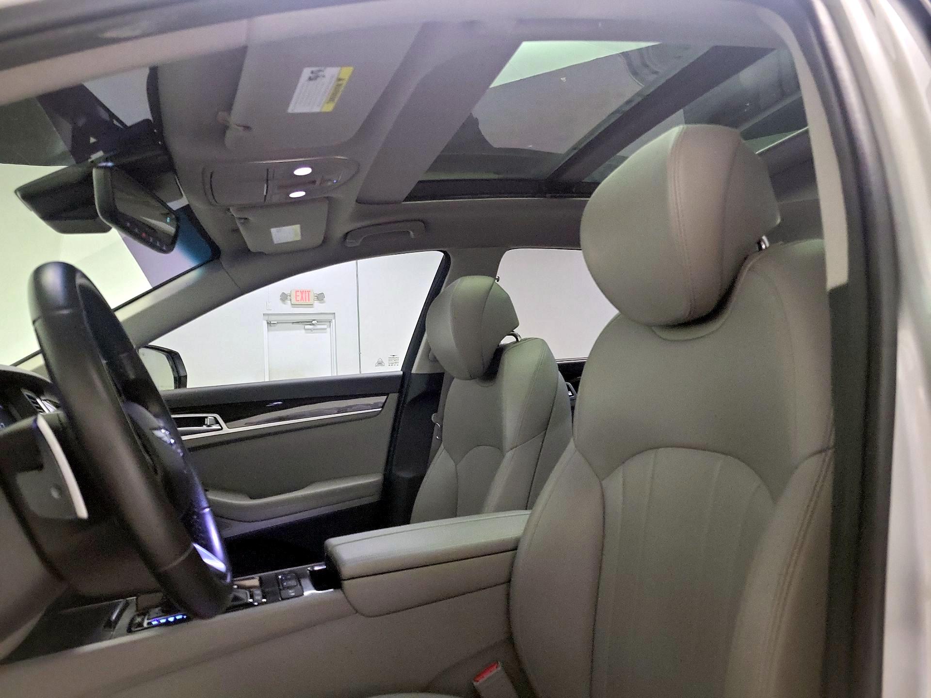 Thumbnail: 2019 Genesis G80 - 20