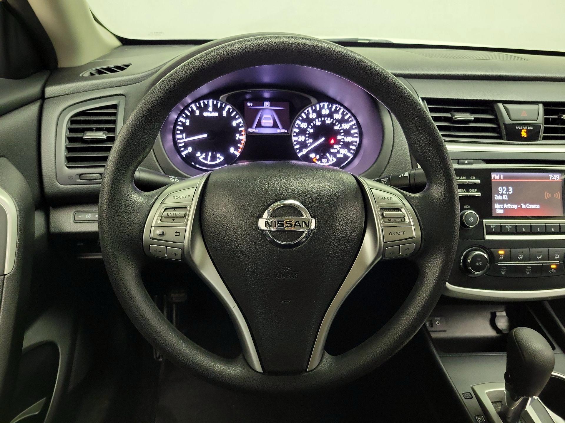 Thumbnail: 2016 Nissan Altima - 10