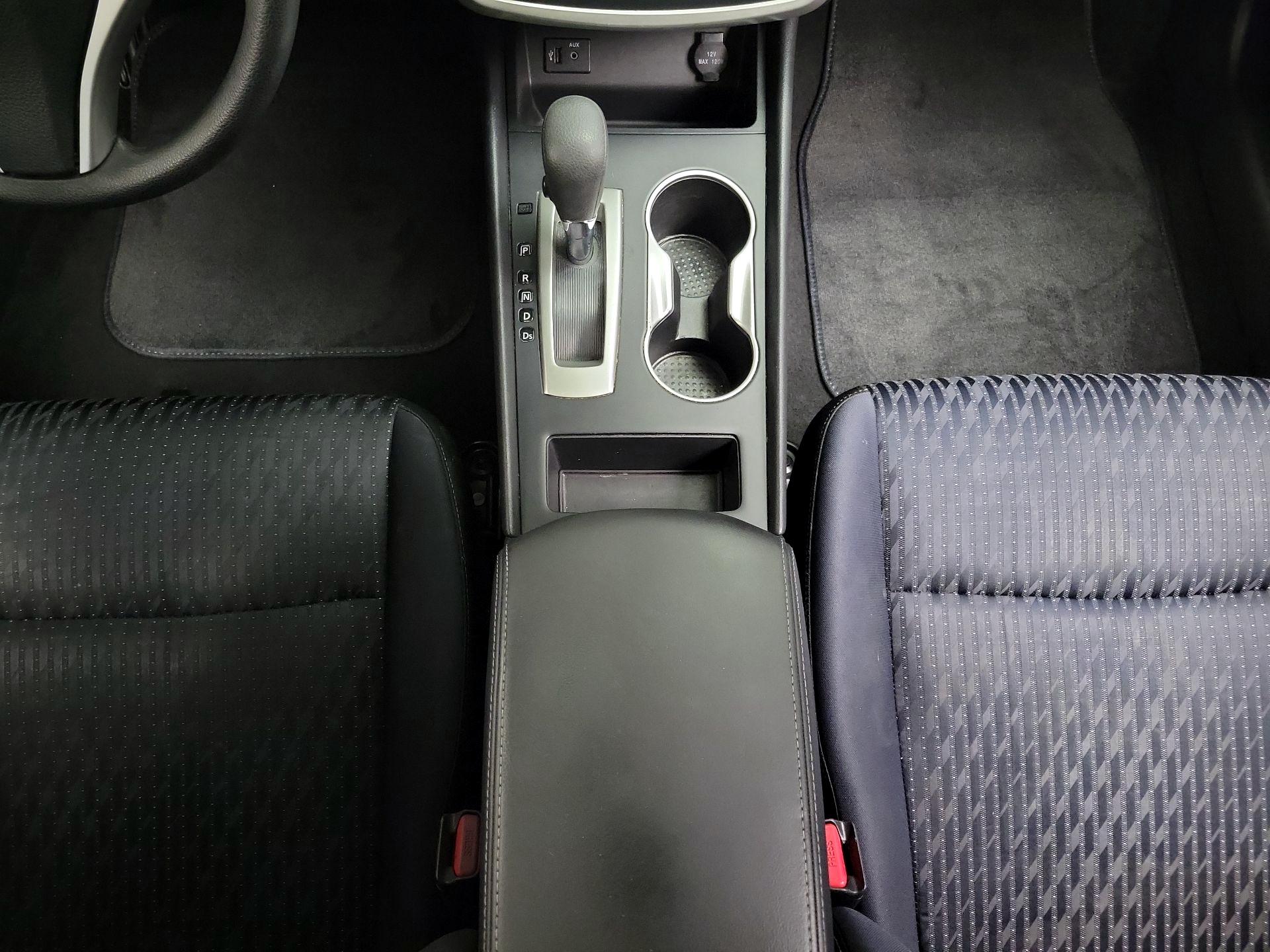 Thumbnail: 2016 Nissan Altima - 17