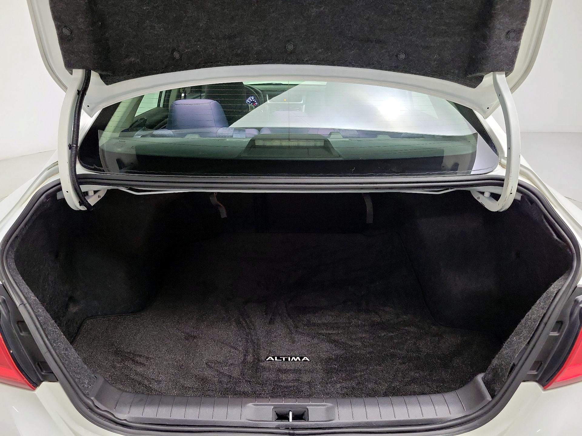 Thumbnail: 2016 Nissan Altima - 20