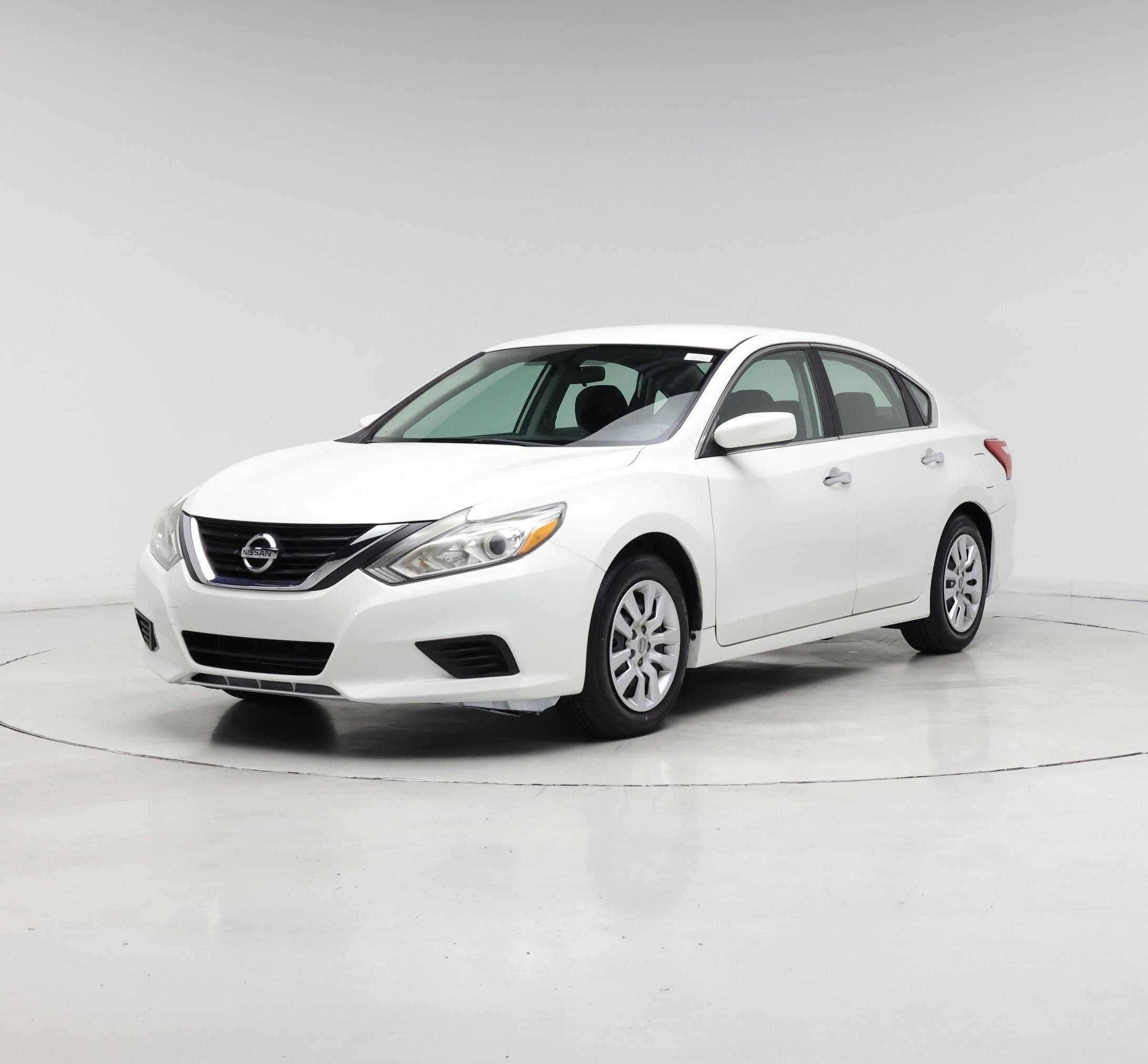 Thumbnail: 2016 Nissan Altima - 4