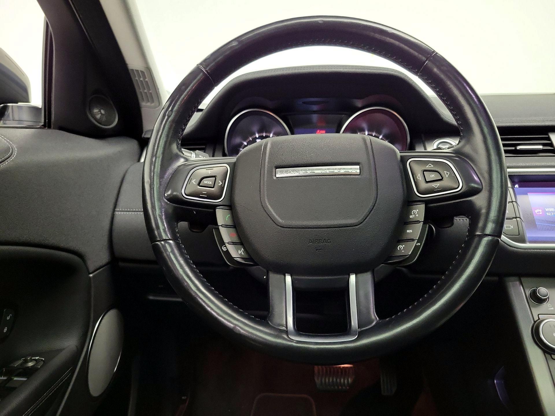 Thumbnail: 2019 Land Rover Range Rover Evoque - 10