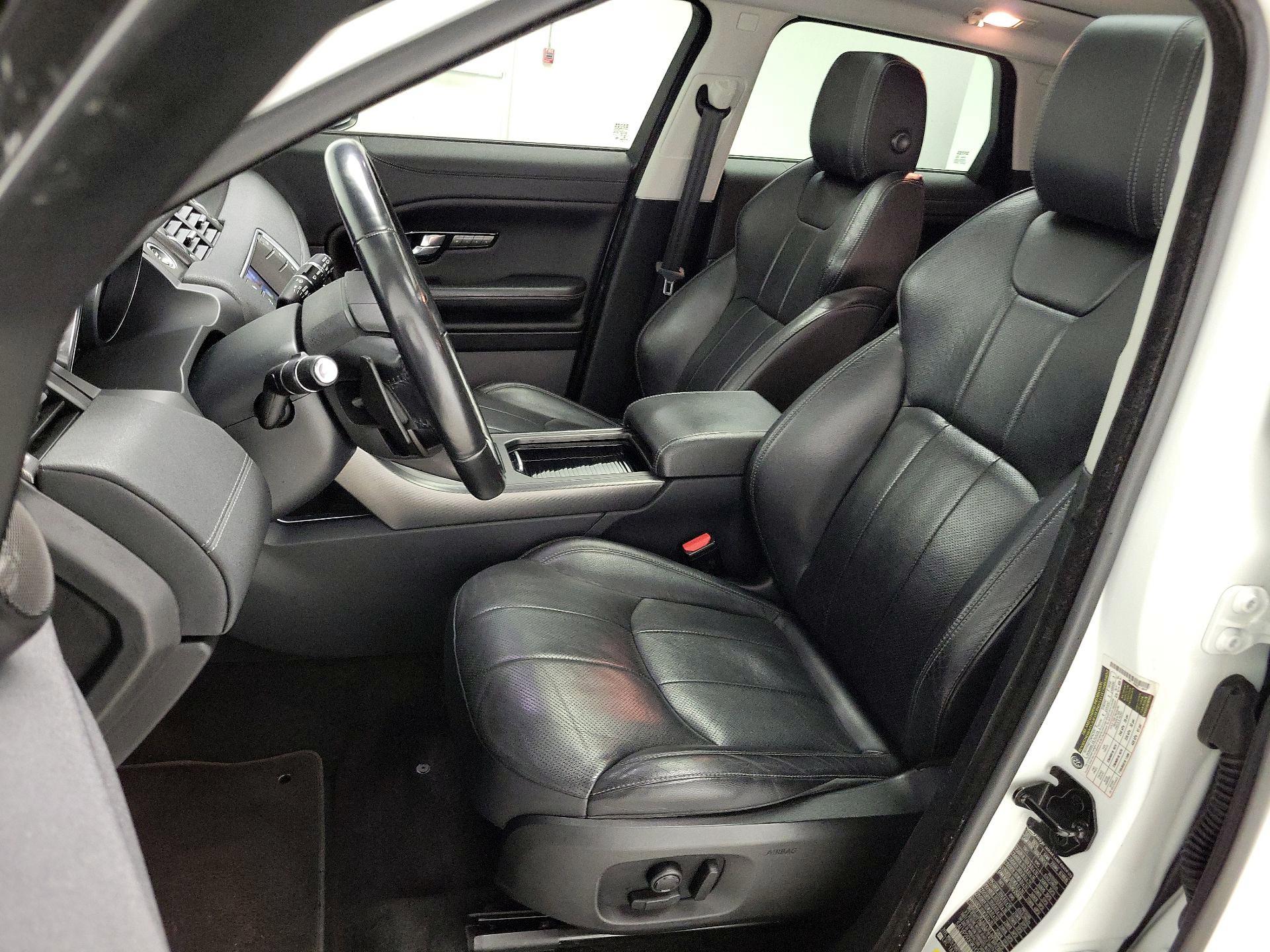 Thumbnail: 2019 Land Rover Range Rover Evoque - 11