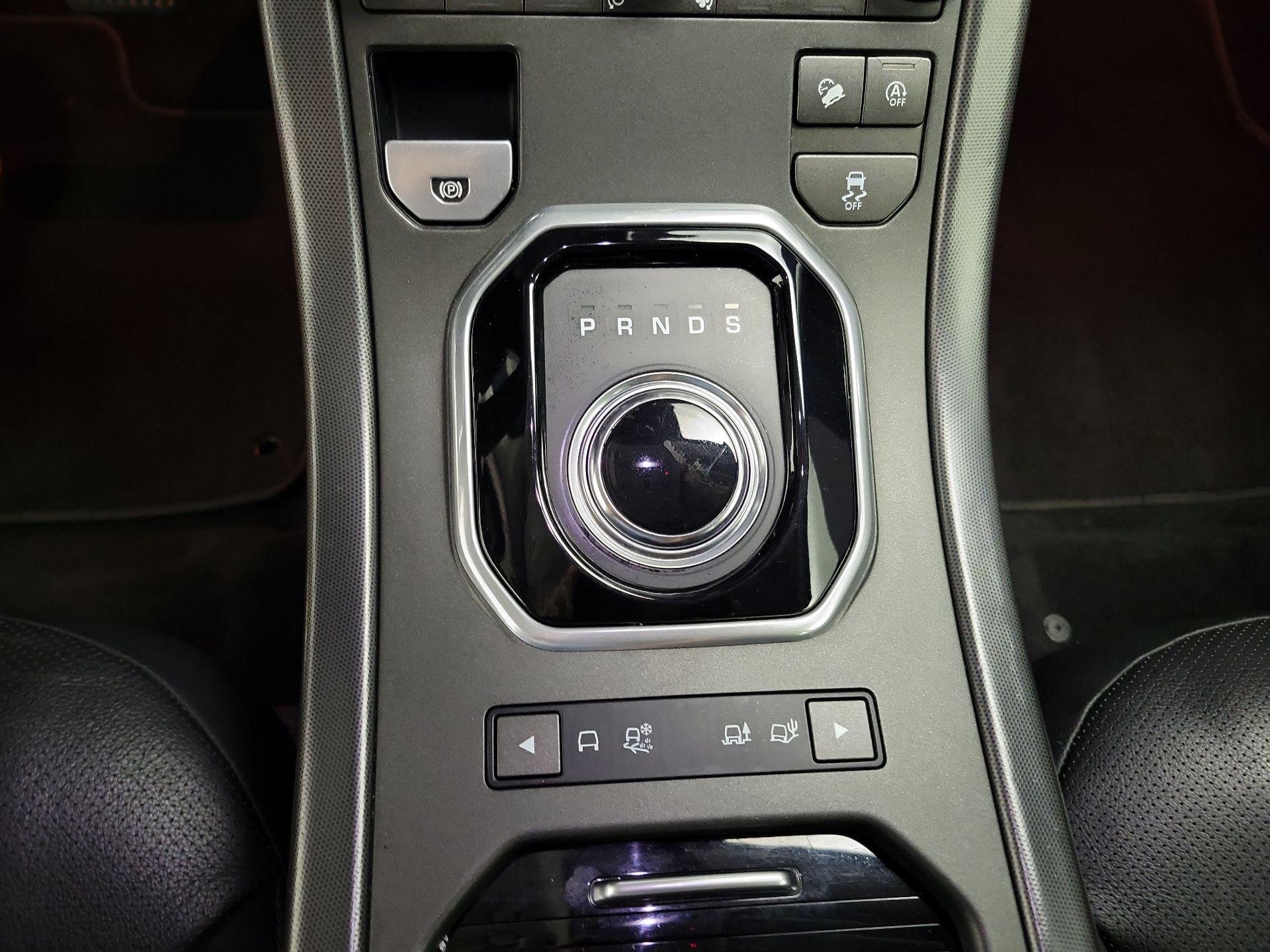 Thumbnail: 2019 Land Rover Range Rover Evoque - 18