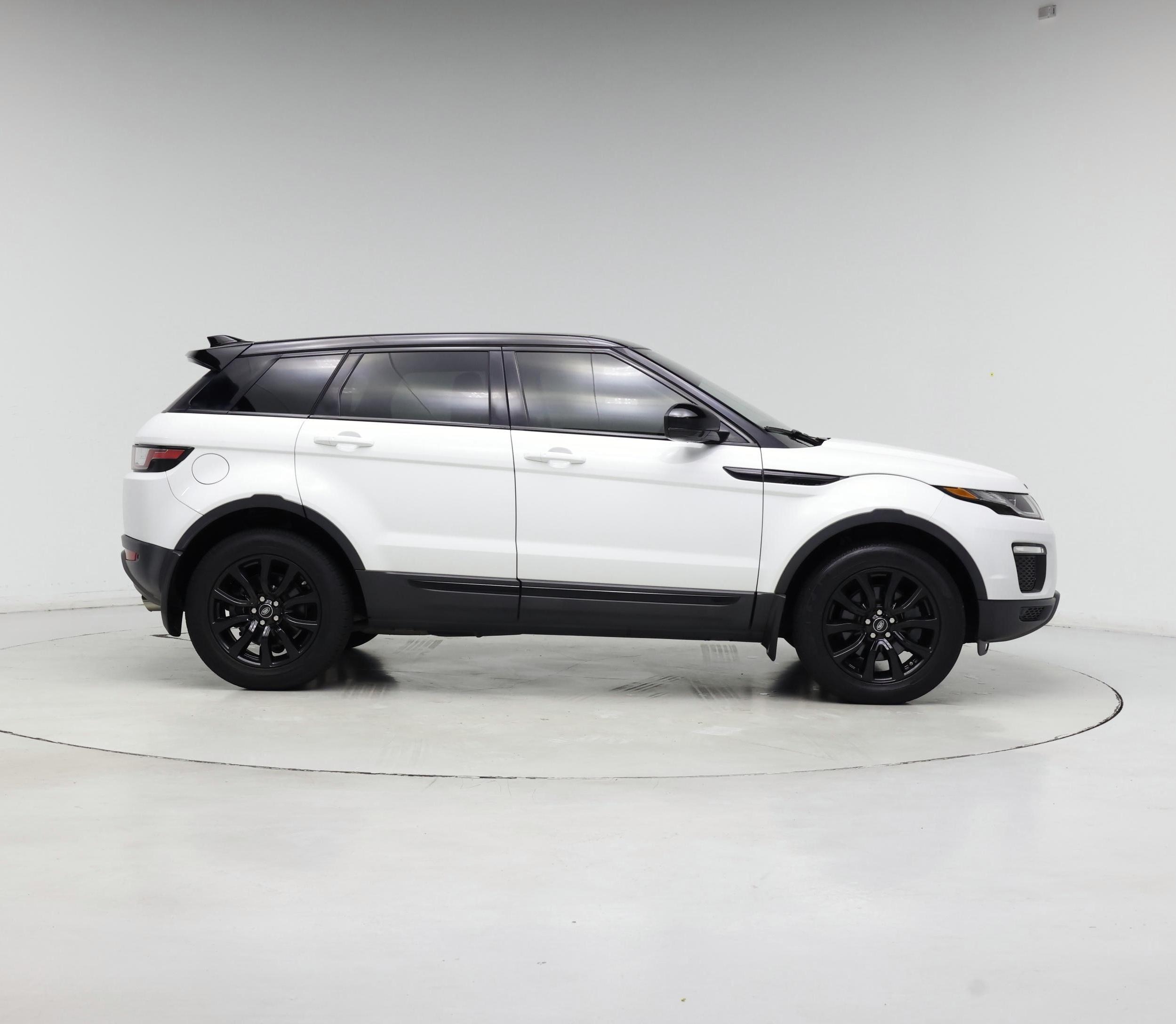 Thumbnail: 2019 Land Rover Range Rover Evoque - 7