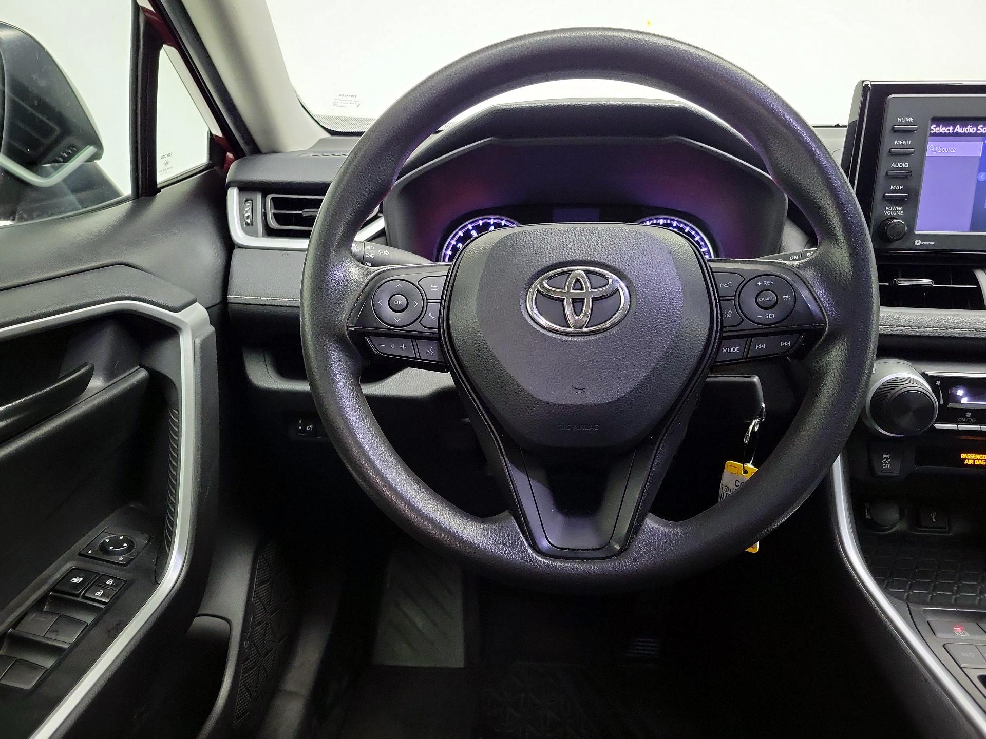 Thumbnail: 2021 Toyota RAV4 - 10