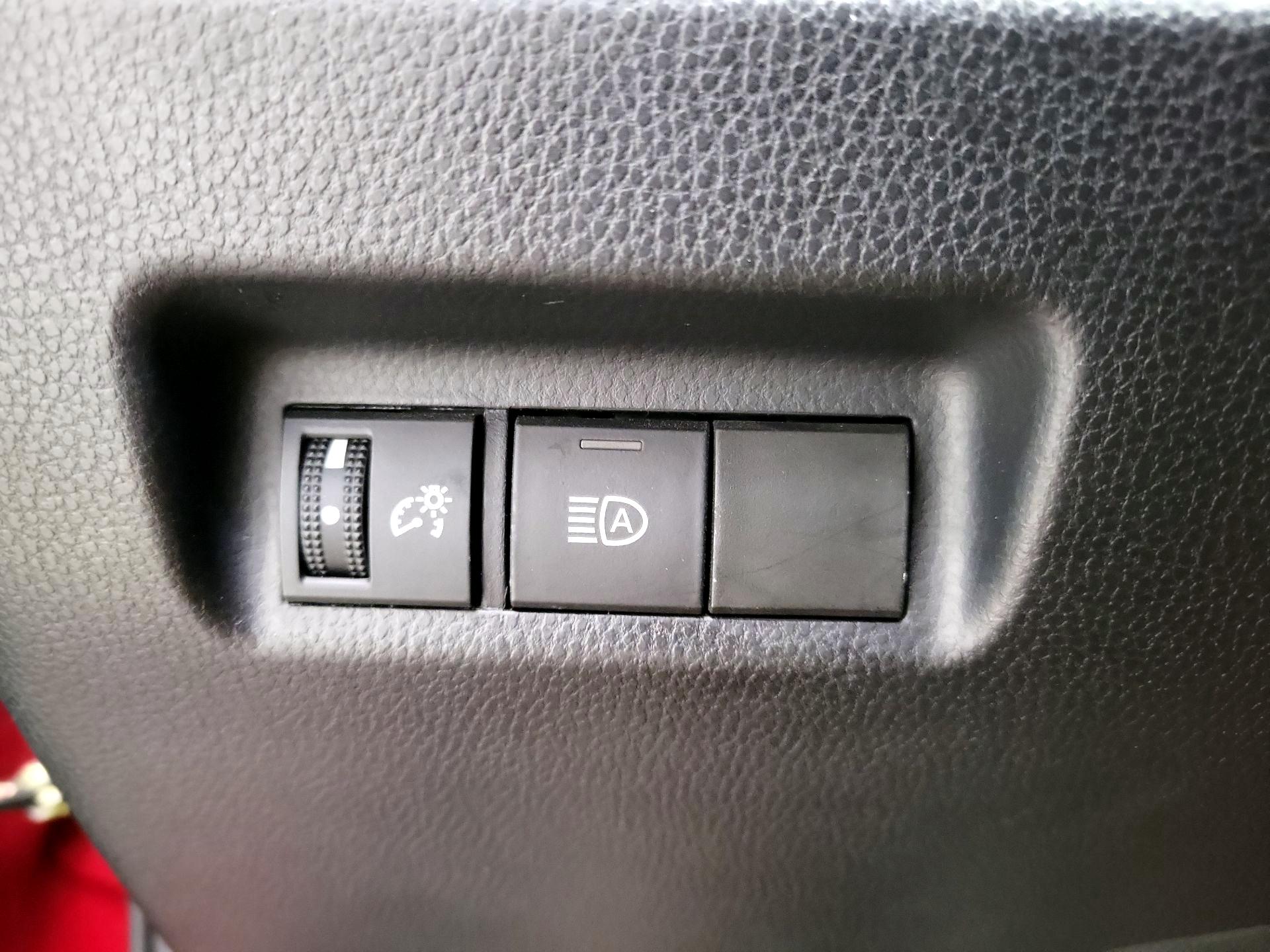 Thumbnail: 2021 Toyota RAV4 - 13