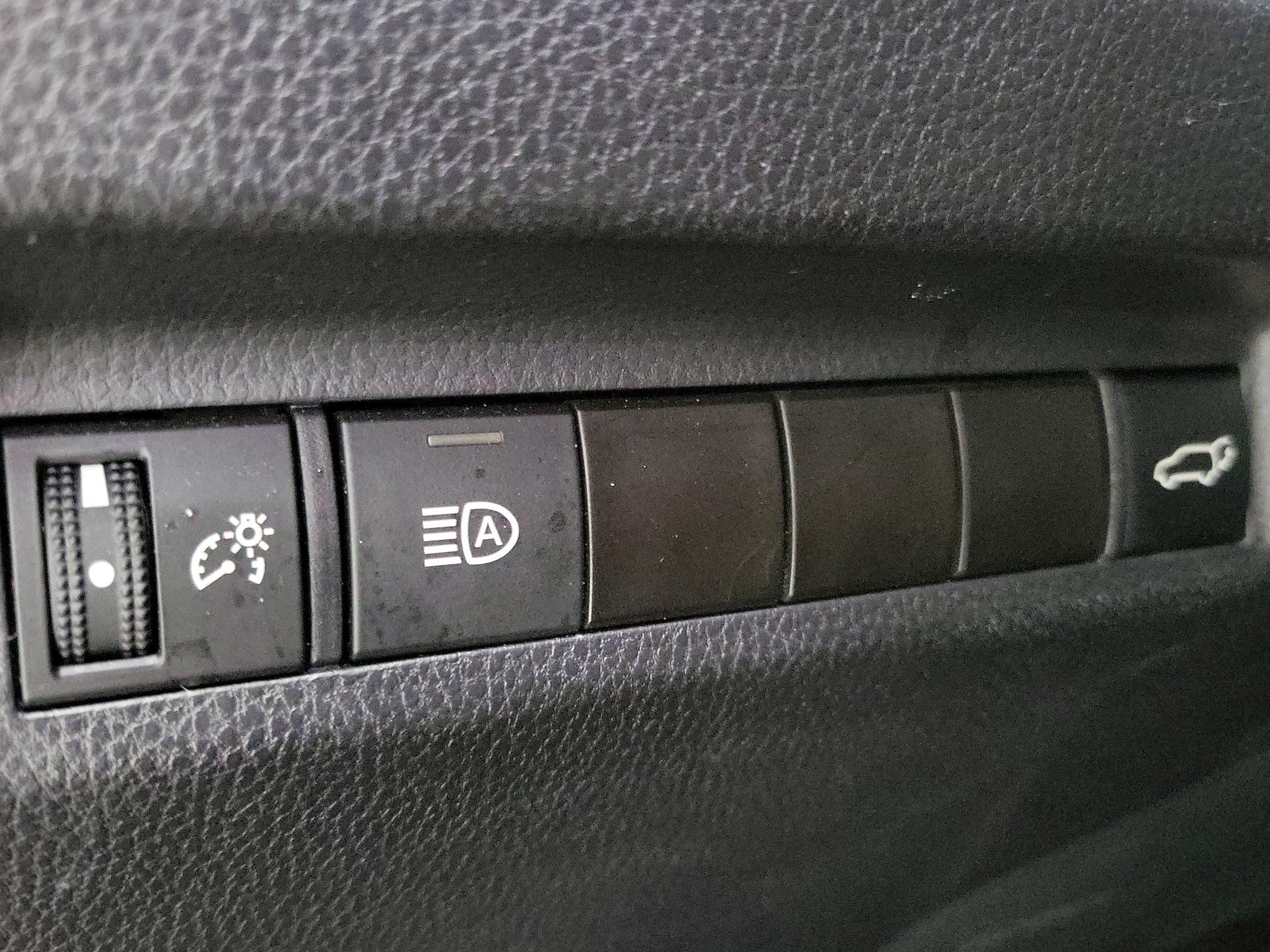 Thumbnail: 2022 Toyota RAV4 - 13