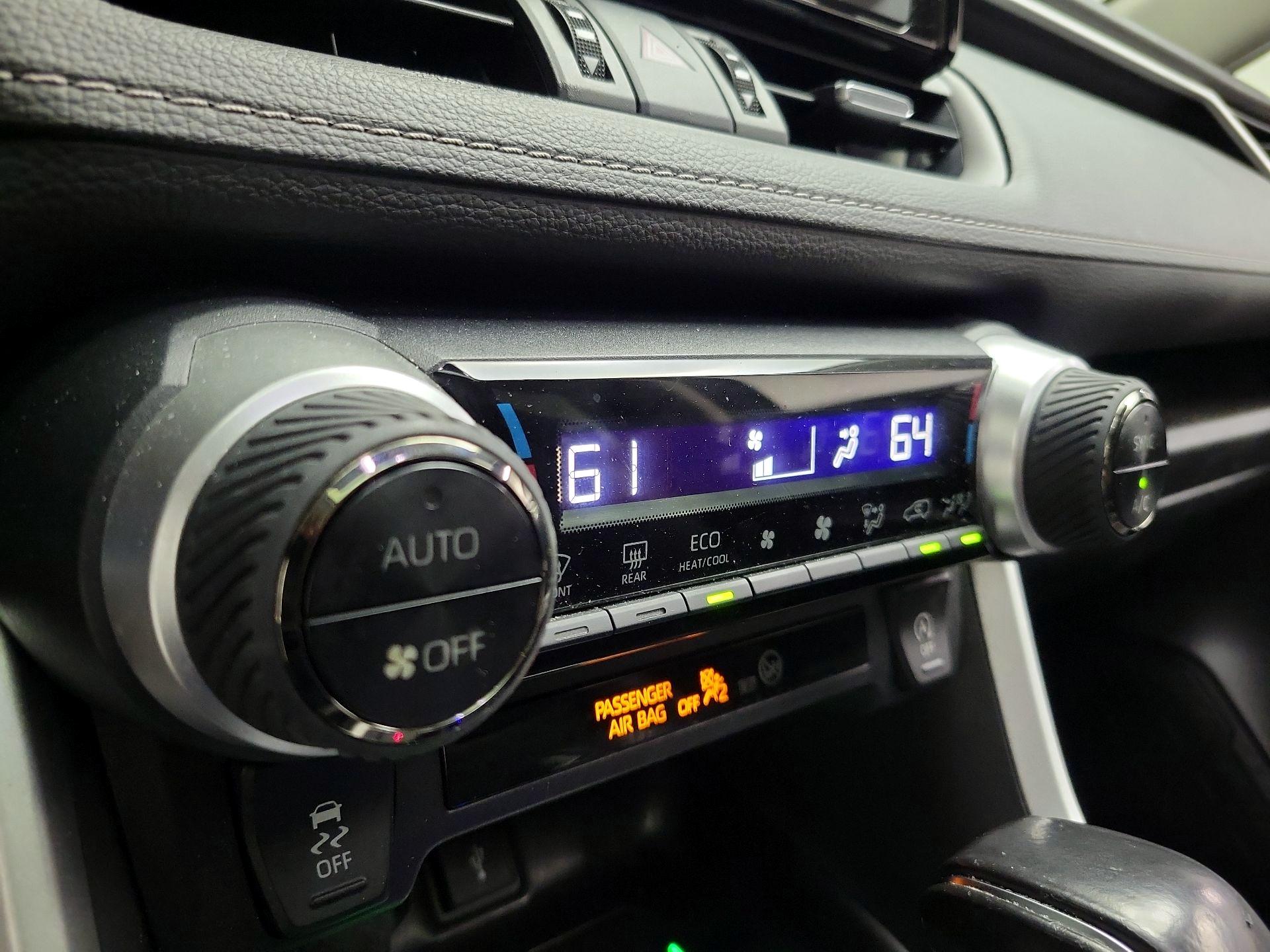 Thumbnail: 2022 Toyota RAV4 - 16