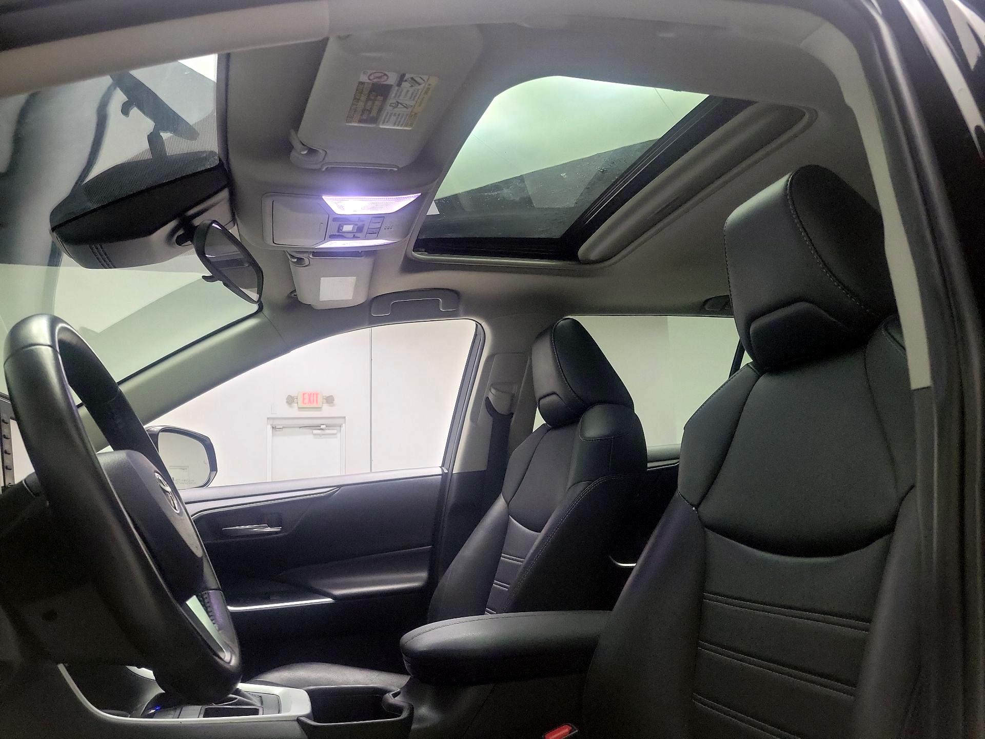 Thumbnail: 2022 Toyota RAV4 - 19