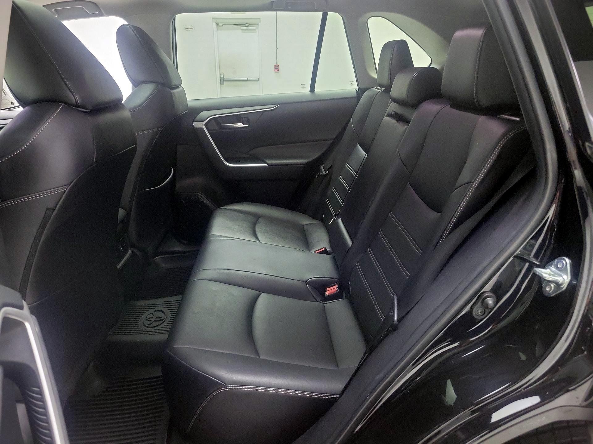 Thumbnail: 2022 Toyota RAV4 - 20