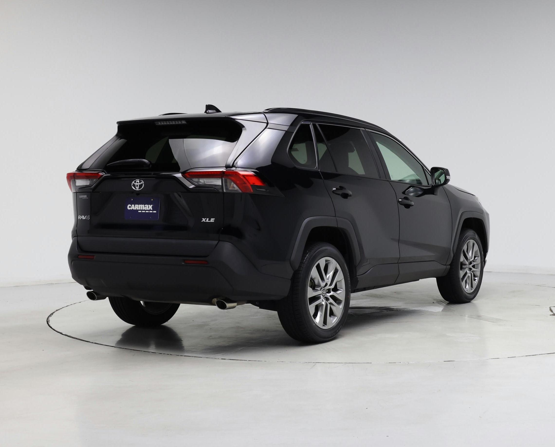 Thumbnail: 2022 Toyota RAV4 - 8