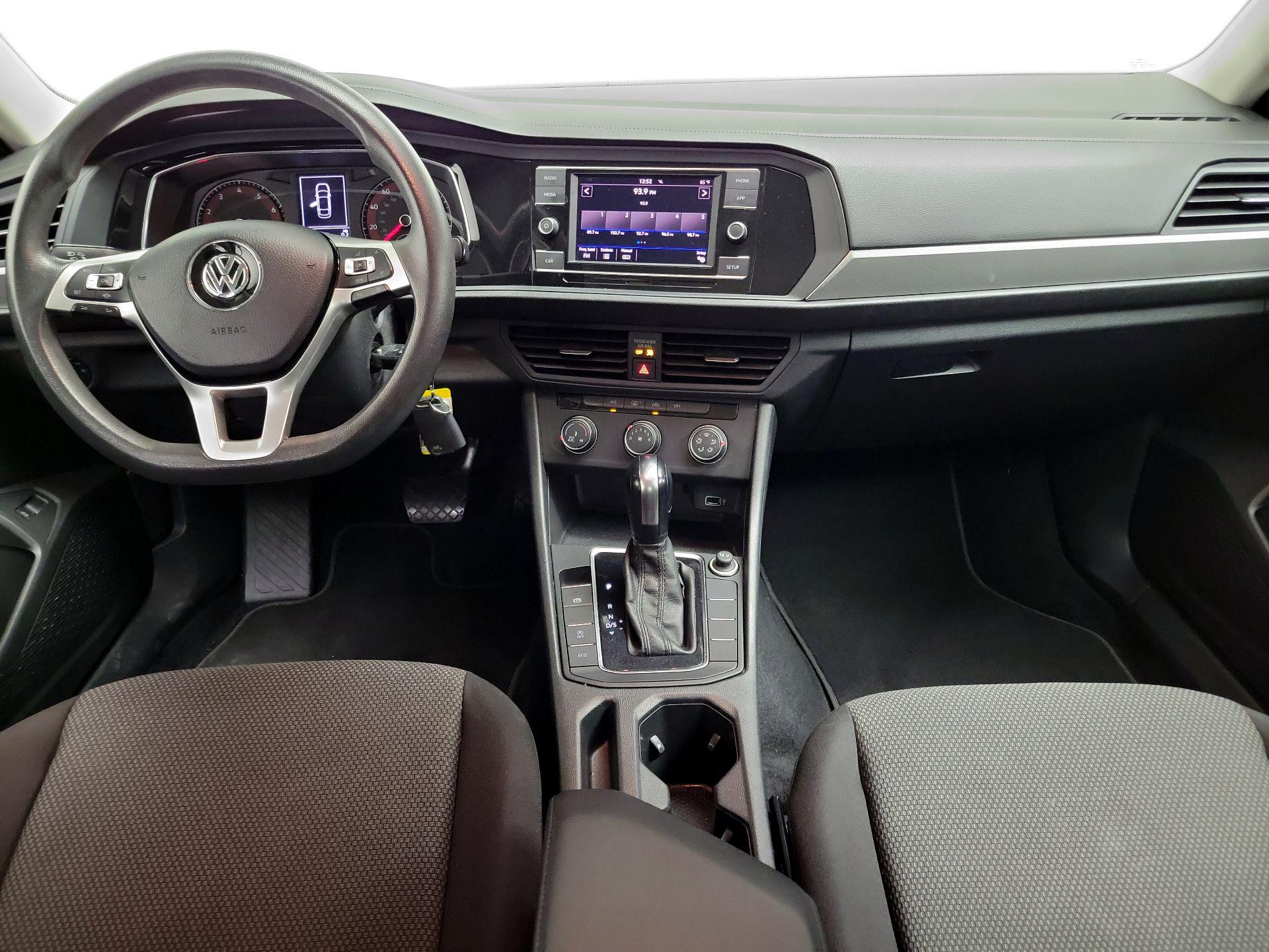 Thumbnail: 2019 Volkswagen Jetta - 9