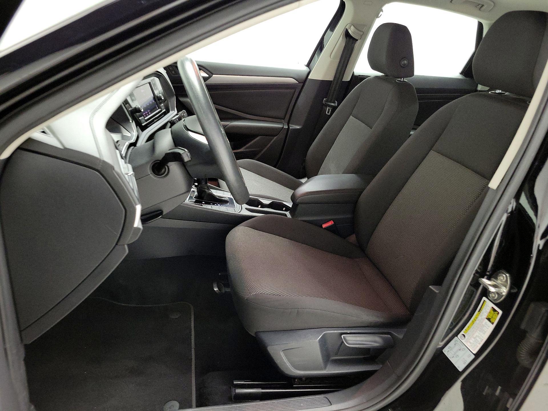 Thumbnail: 2019 Volkswagen Jetta - 11