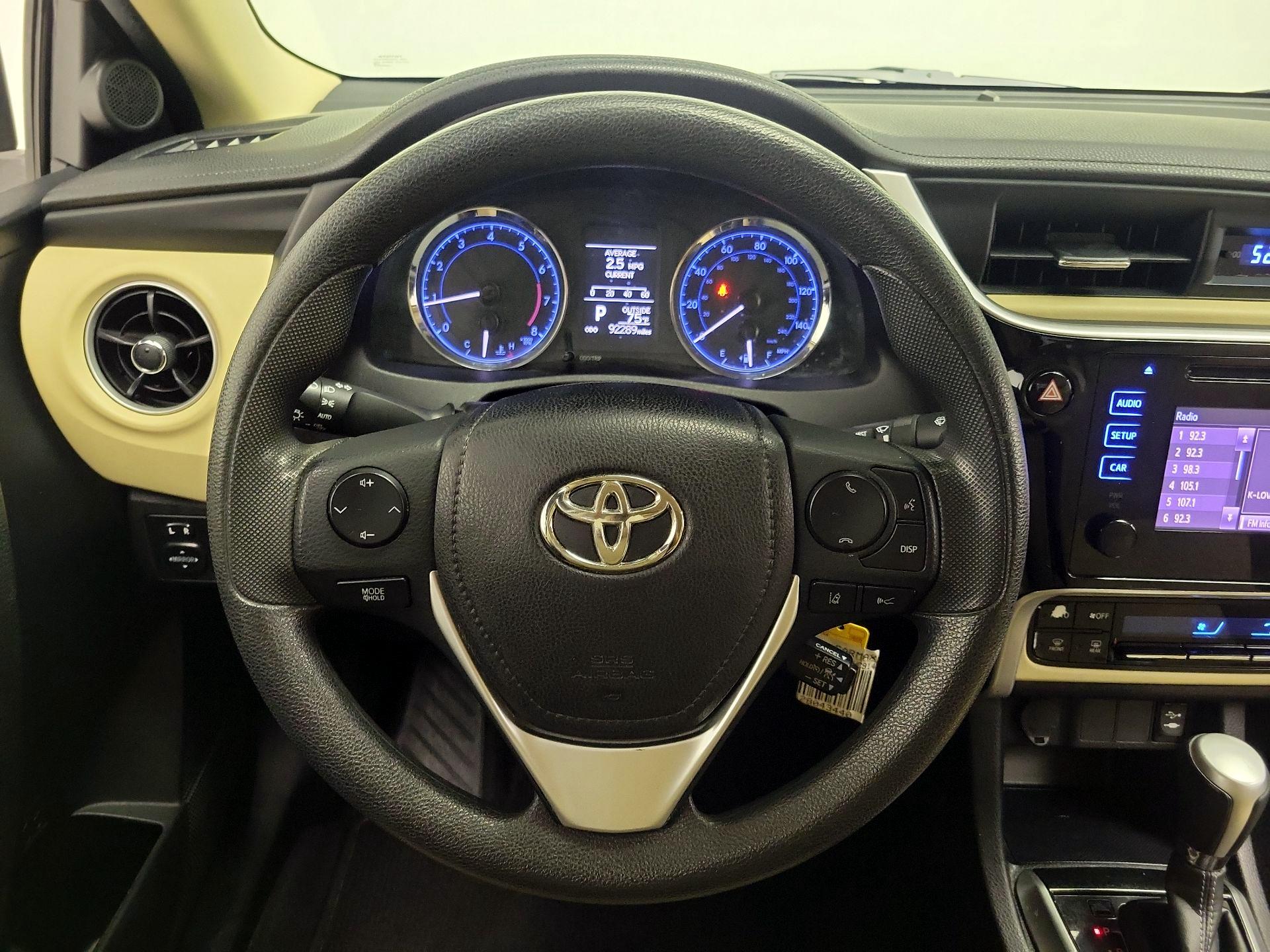 Thumbnail: 2017 Toyota Corolla - 10