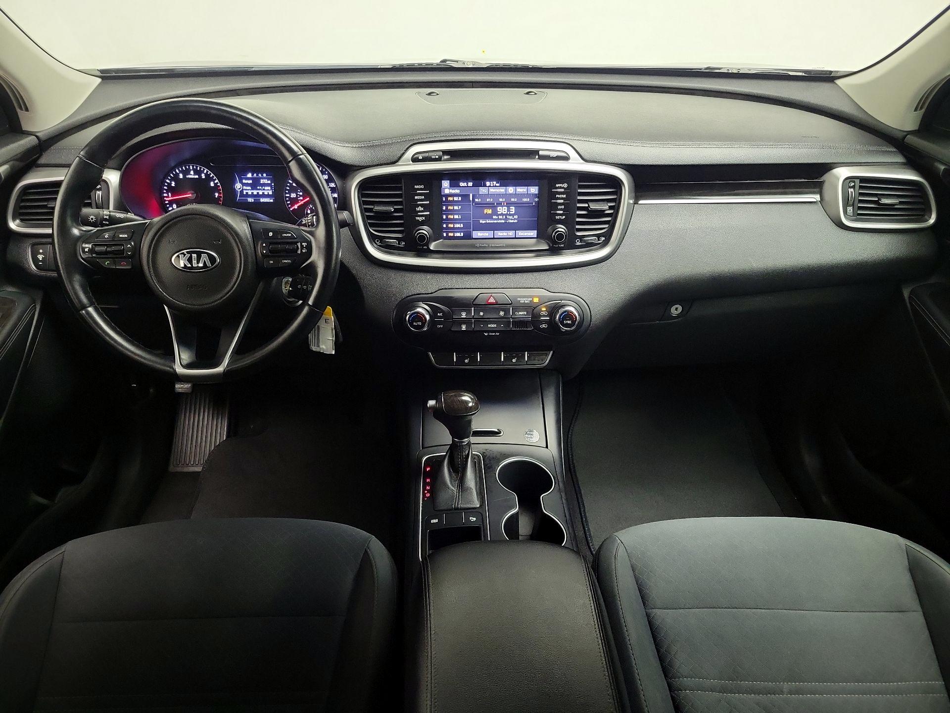 Thumbnail: 2017 Kia Sorento - 9